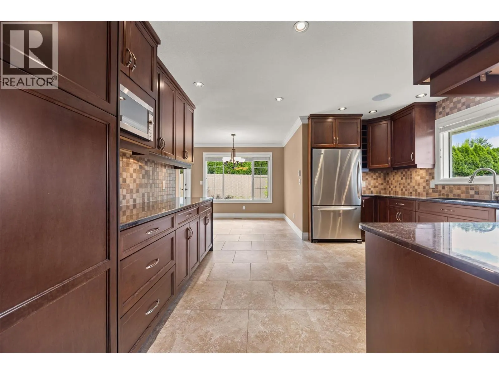 1886 Parkview Crescent Unit# 9