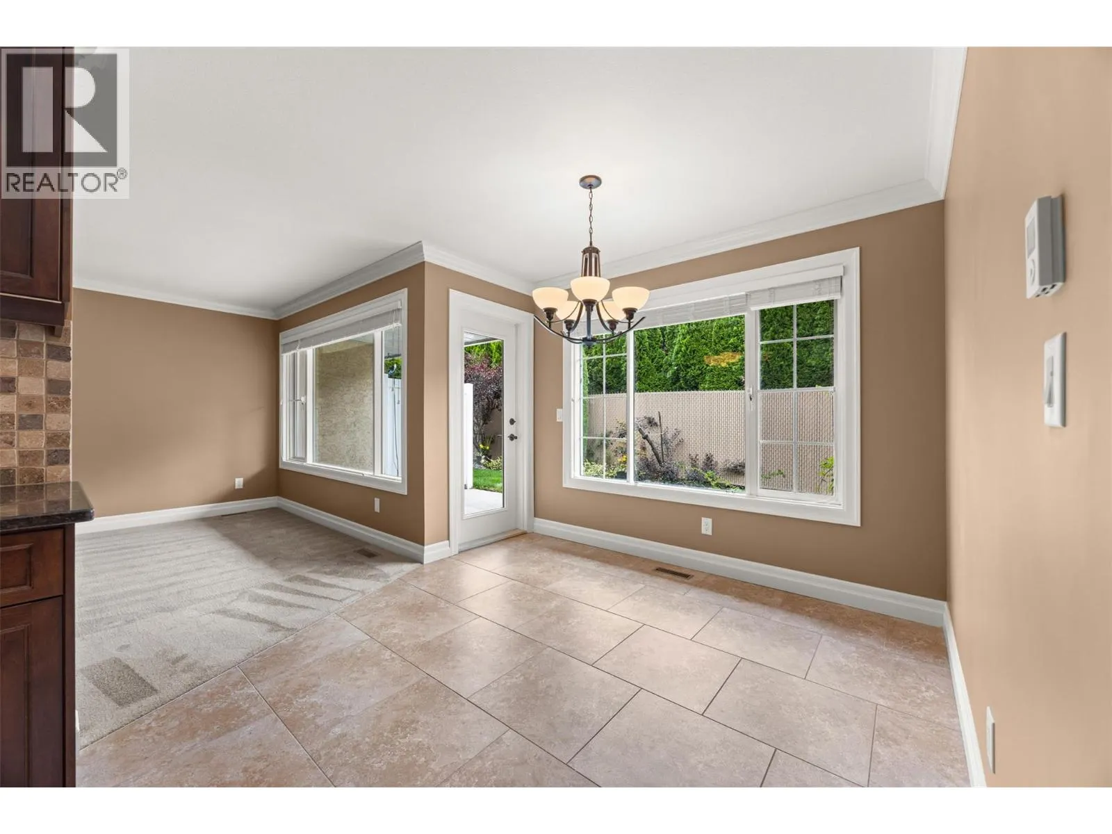 1886 Parkview Crescent Unit# 9