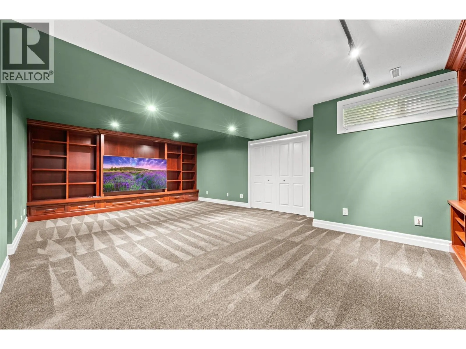 1886 Parkview Crescent Unit# 9