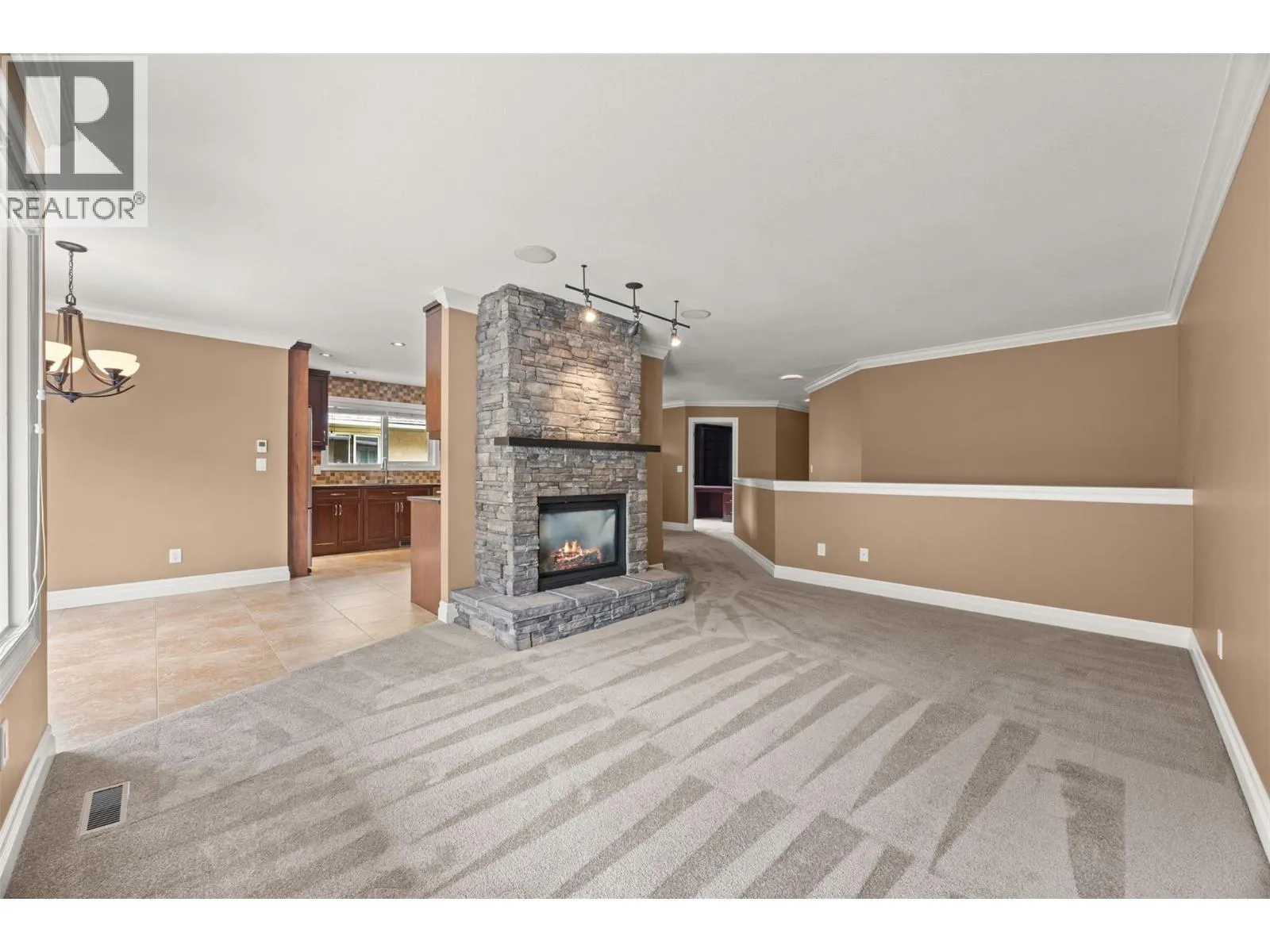 1886 Parkview Crescent Unit# 9