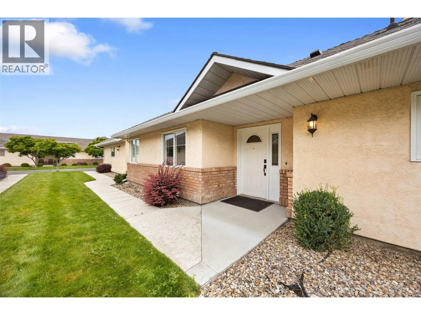 1886 Parkview Crescent Unit# 9