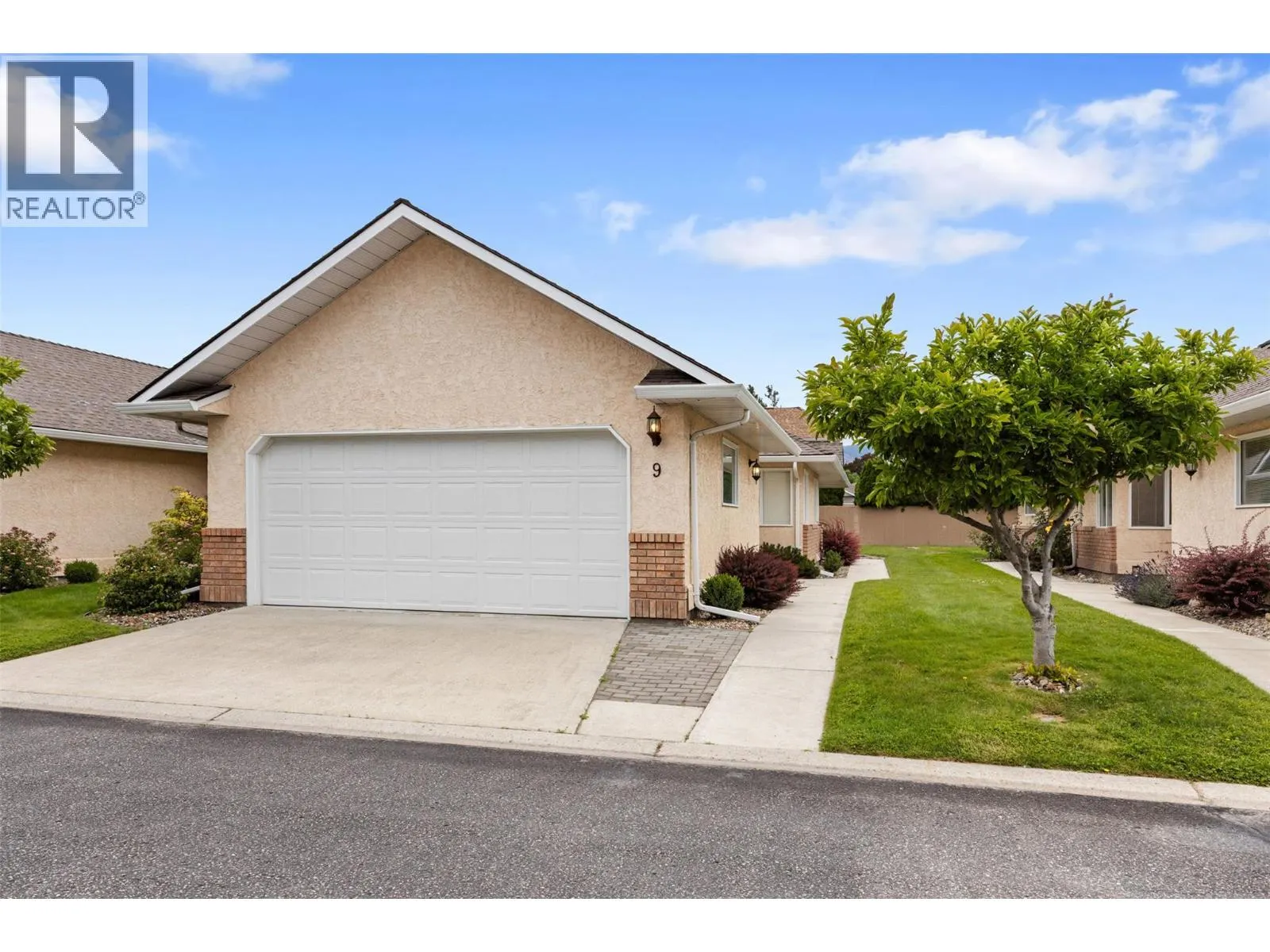 1886 Parkview Crescent Unit# 9
