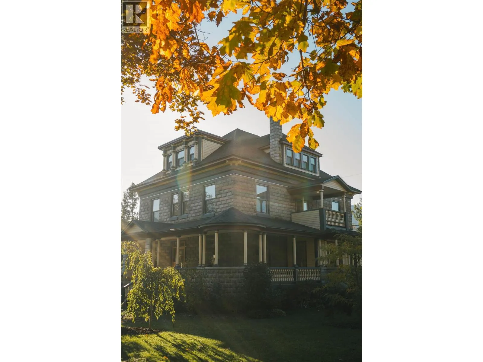 805 & 815 Mackenzie Avenue