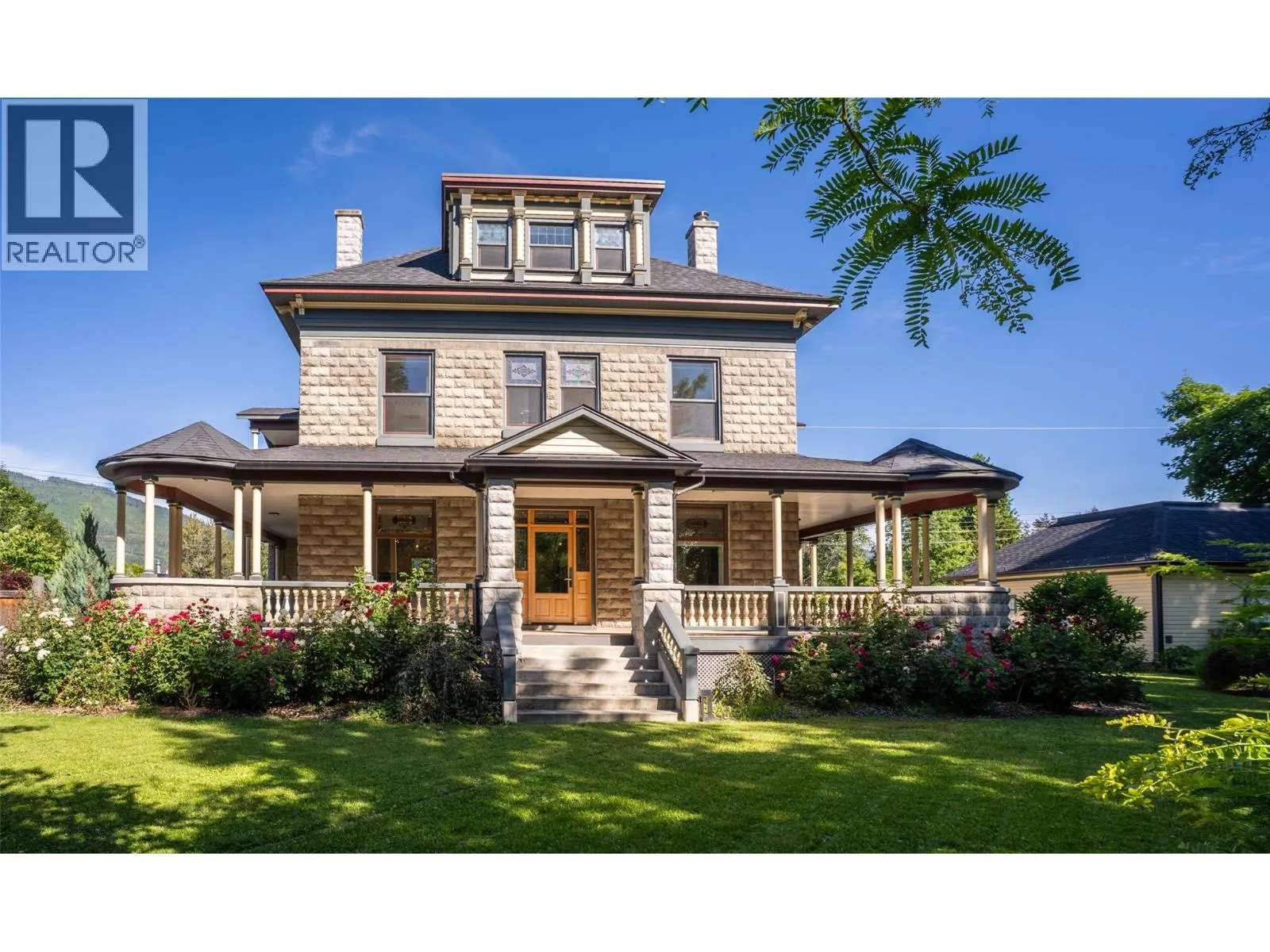 805 & 815 Mackenzie Avenue