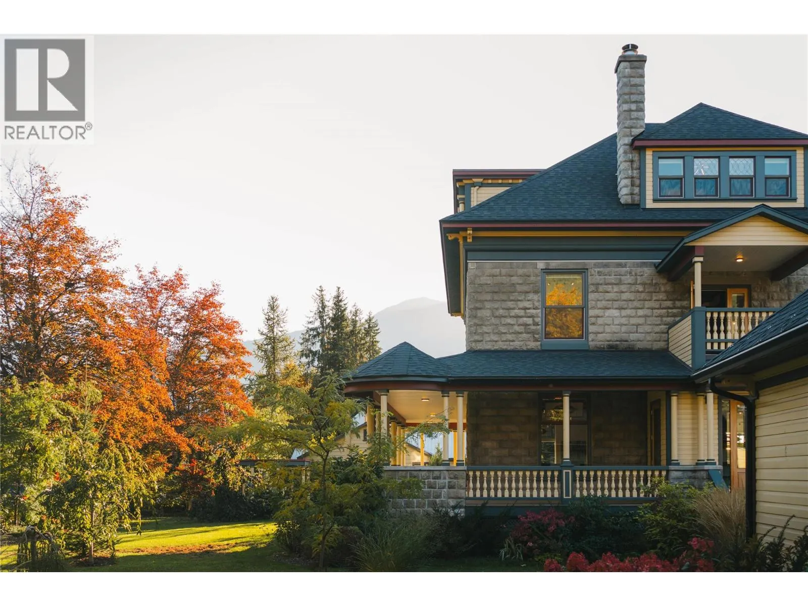 805 & 815 Mackenzie Avenue