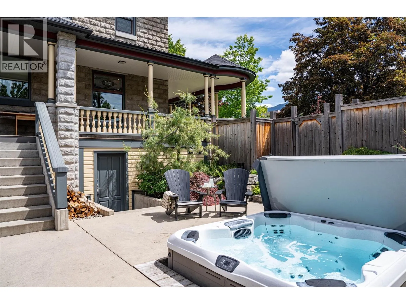 805 & 815 Mackenzie Avenue