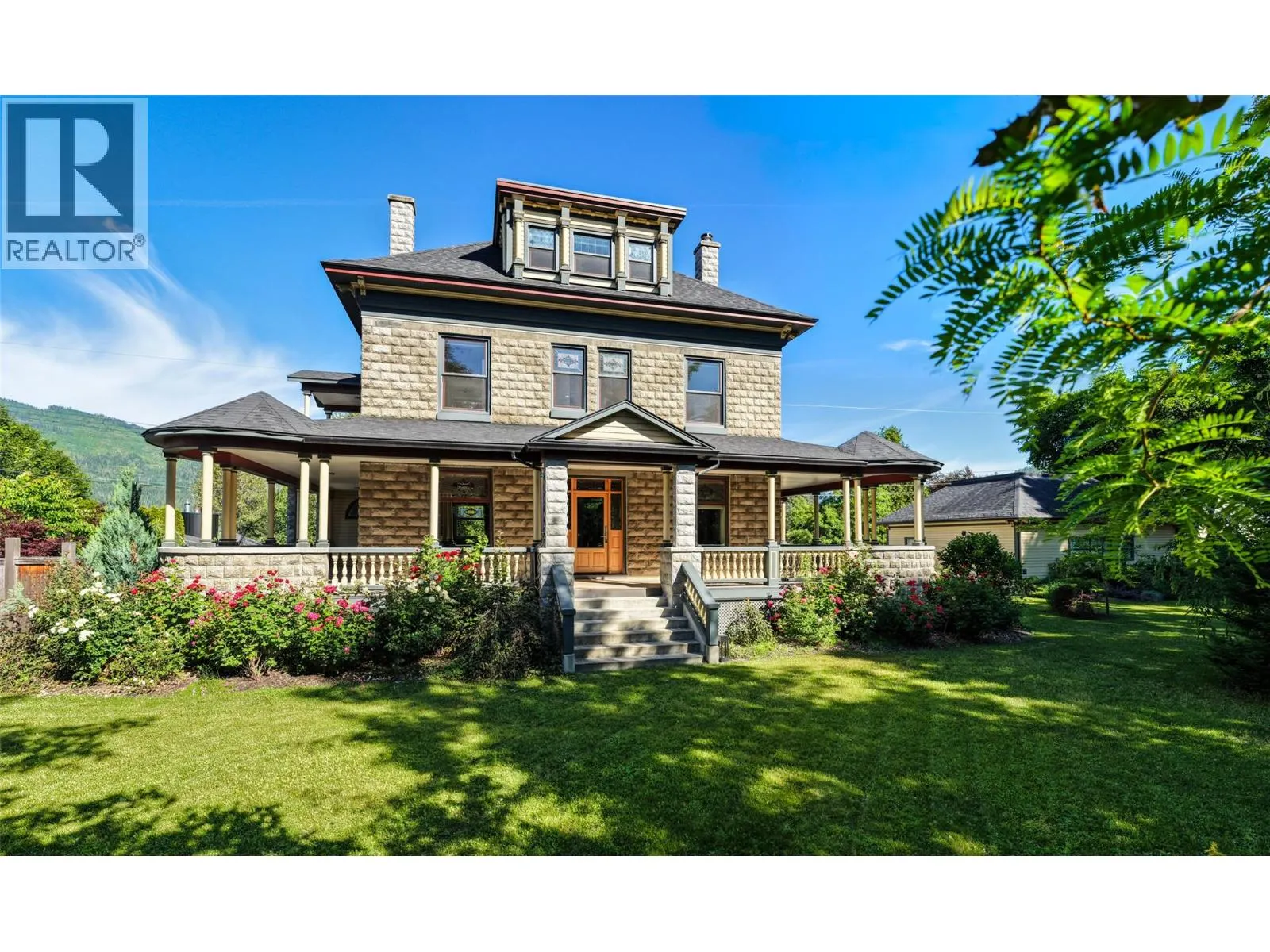 805 & 815 Mackenzie Avenue