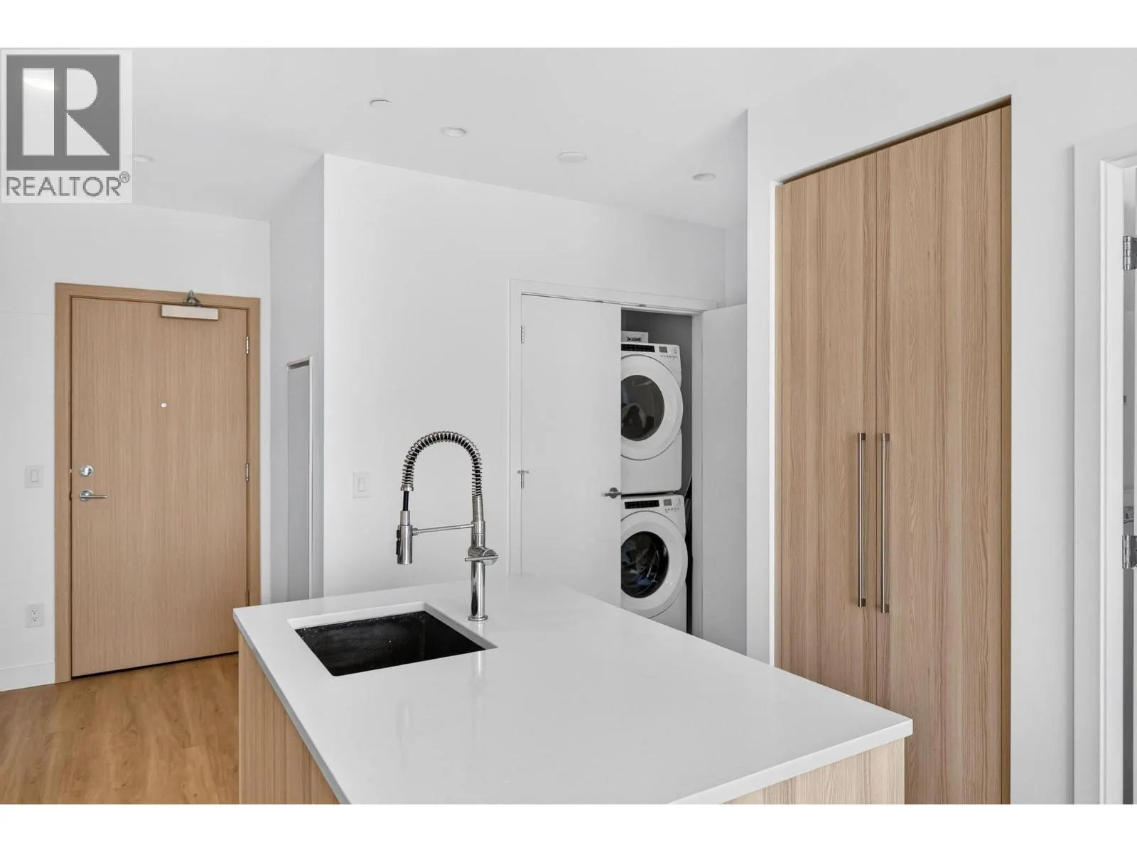 238 Leon Avenue Unit# 2206