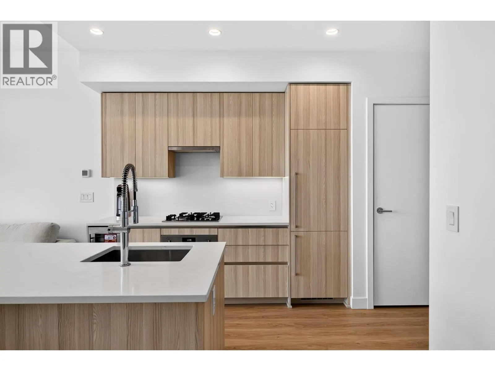 238 Leon Avenue Unit# 2206