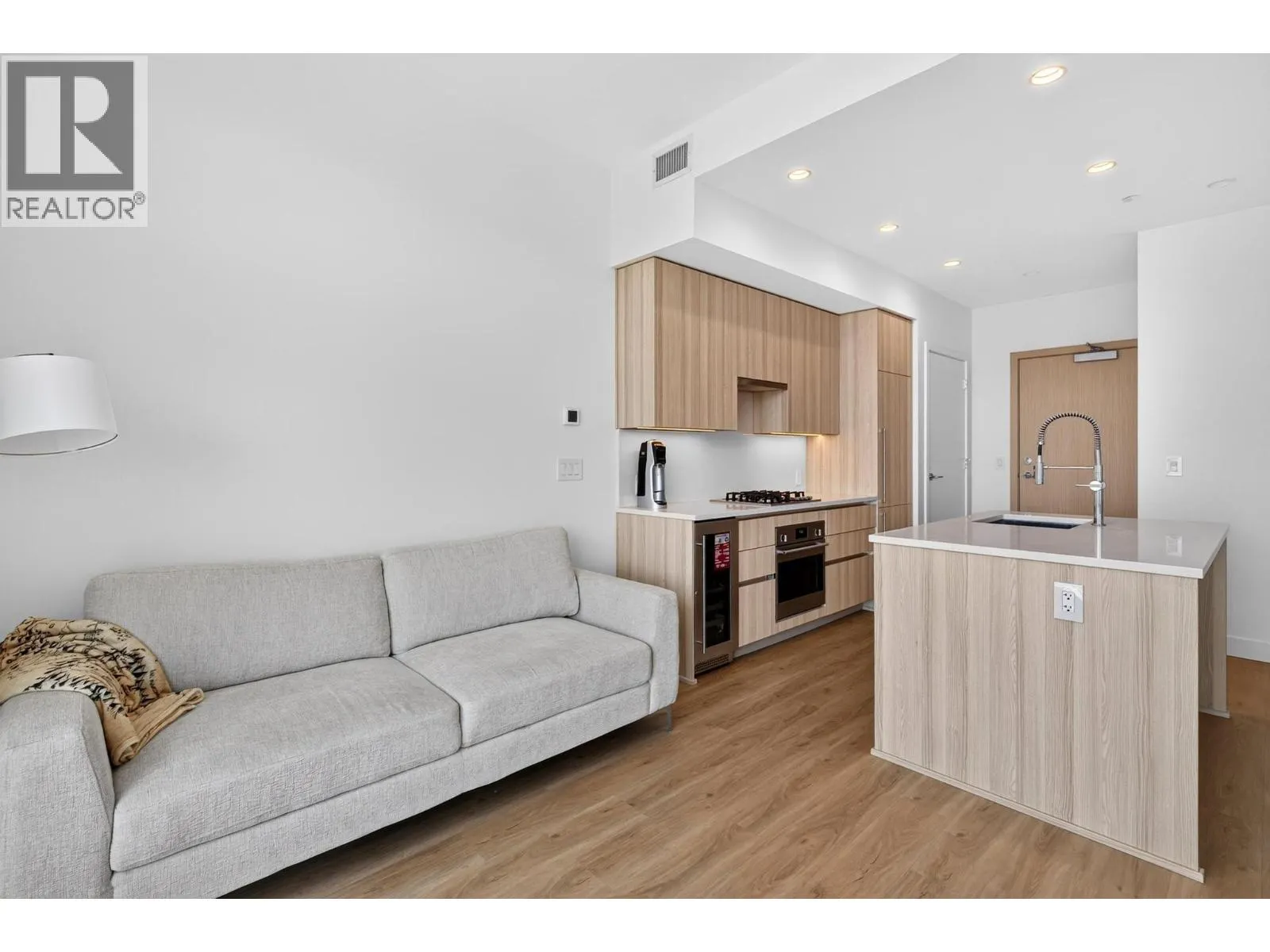 238 Leon Avenue Unit# 2206