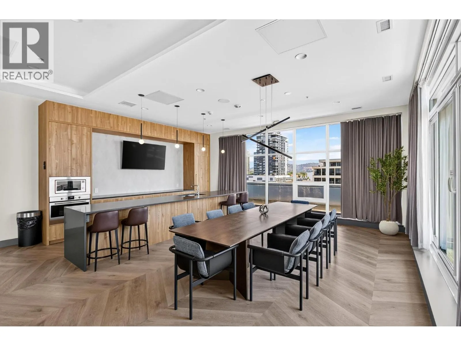 238 Leon Avenue Unit# 2206