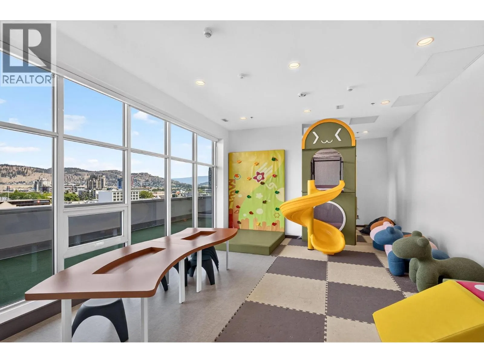 238 Leon Avenue Unit# 2206