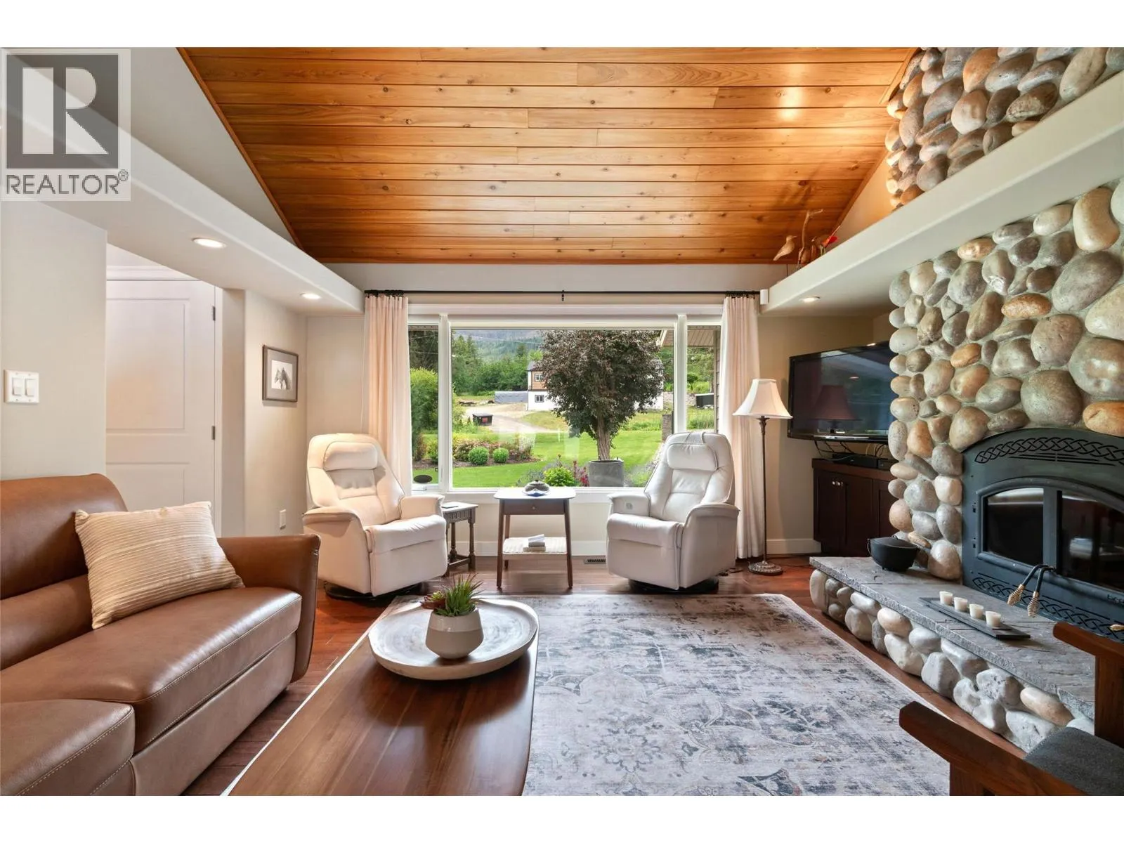 777 Coubeaux Place