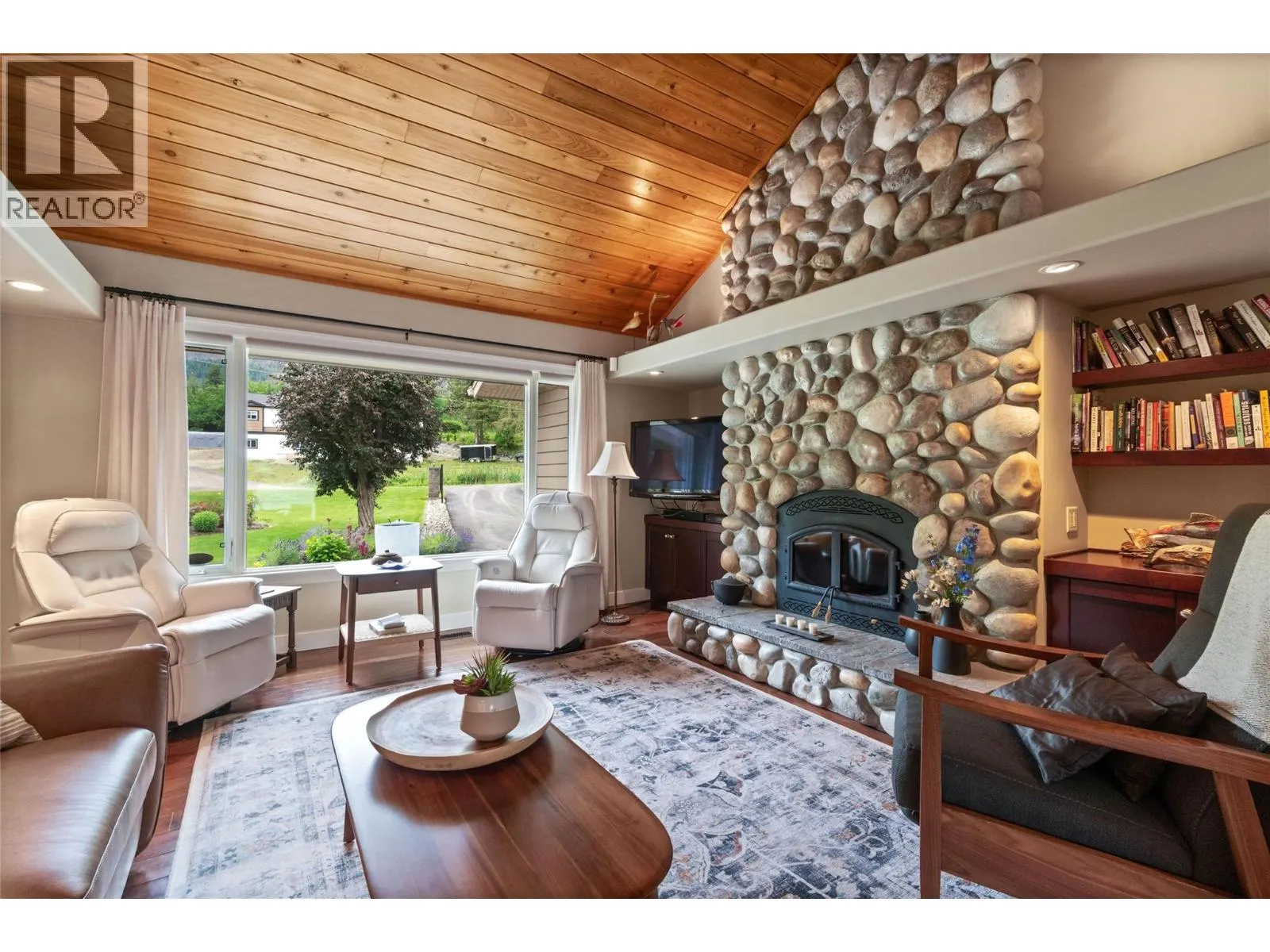 777 Coubeaux Place