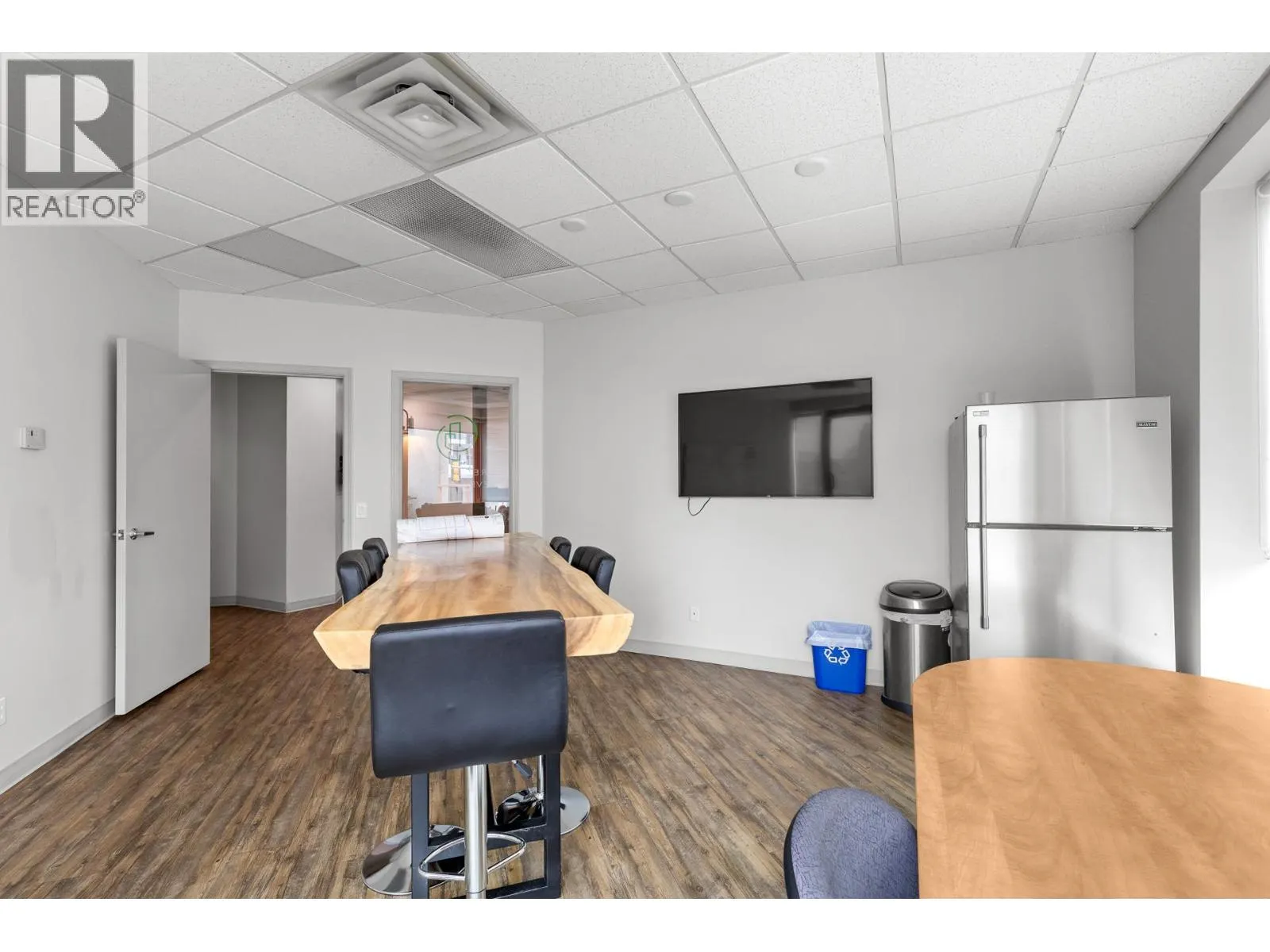 3275 Lakeshore Road Unit# 202