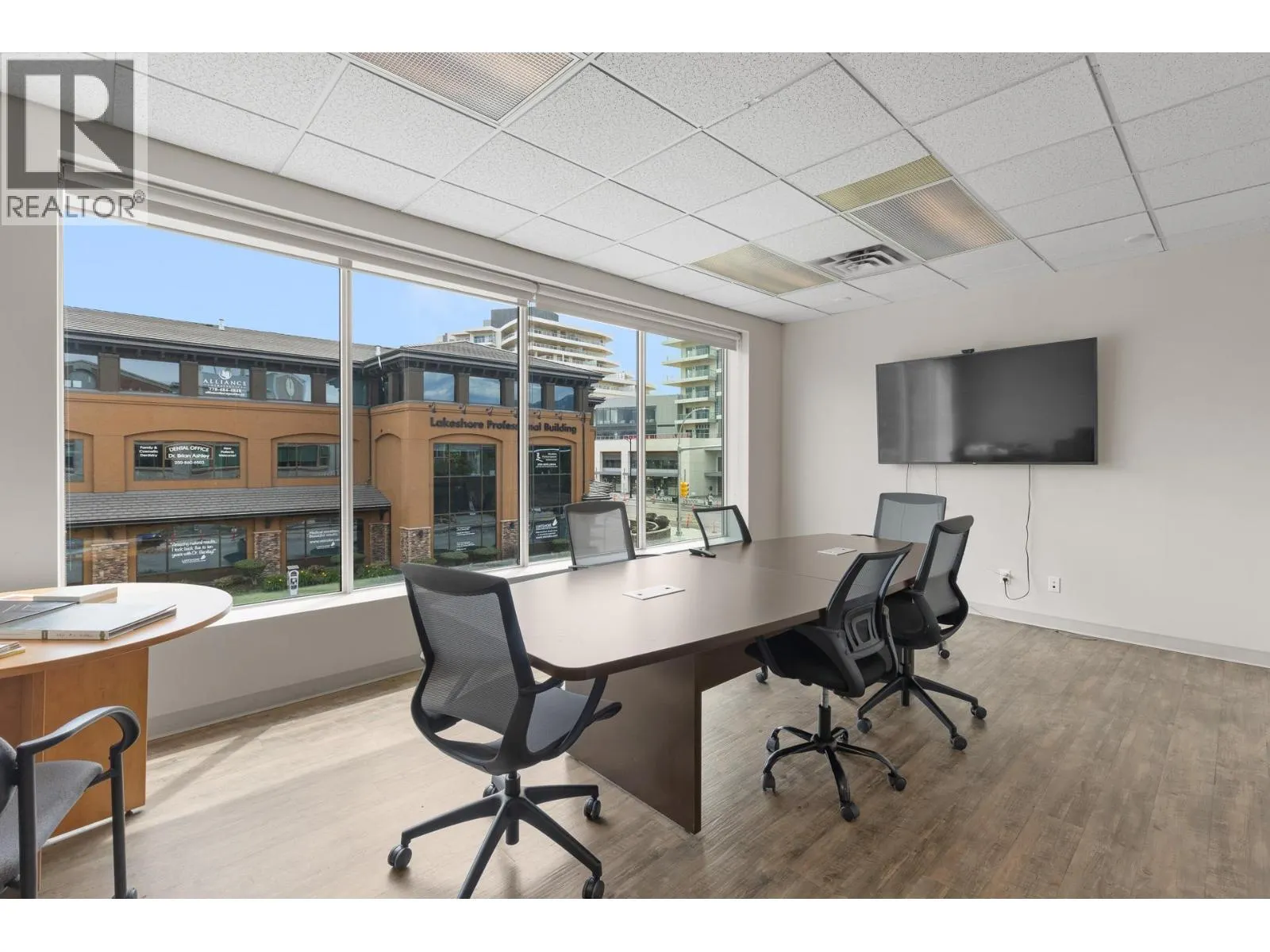 3275 Lakeshore Road Unit# 202