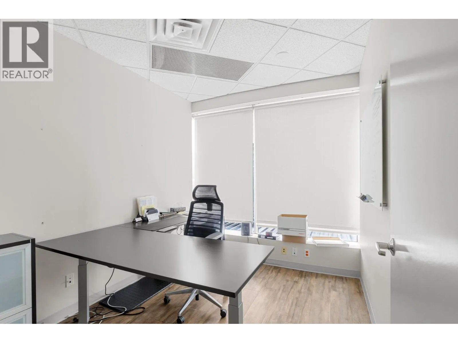 3275 Lakeshore Road Unit# 202