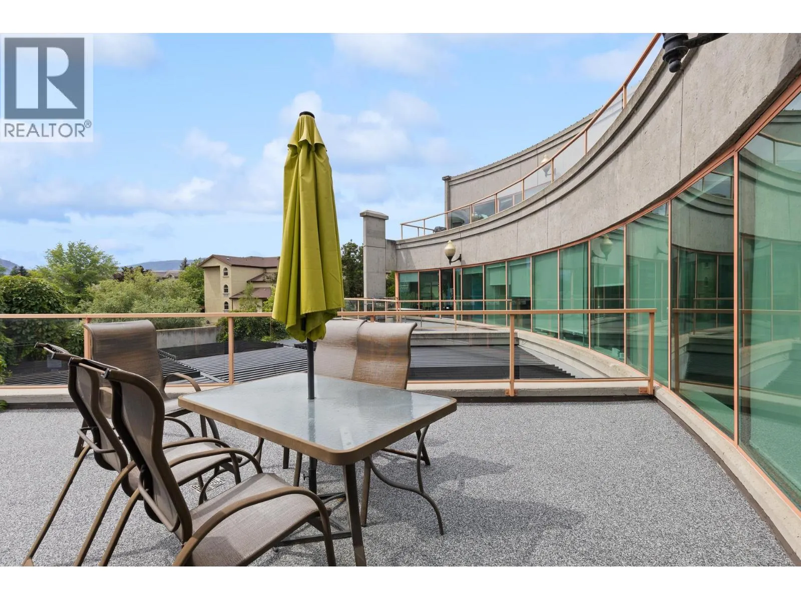 3275 Lakeshore Road Unit# 202