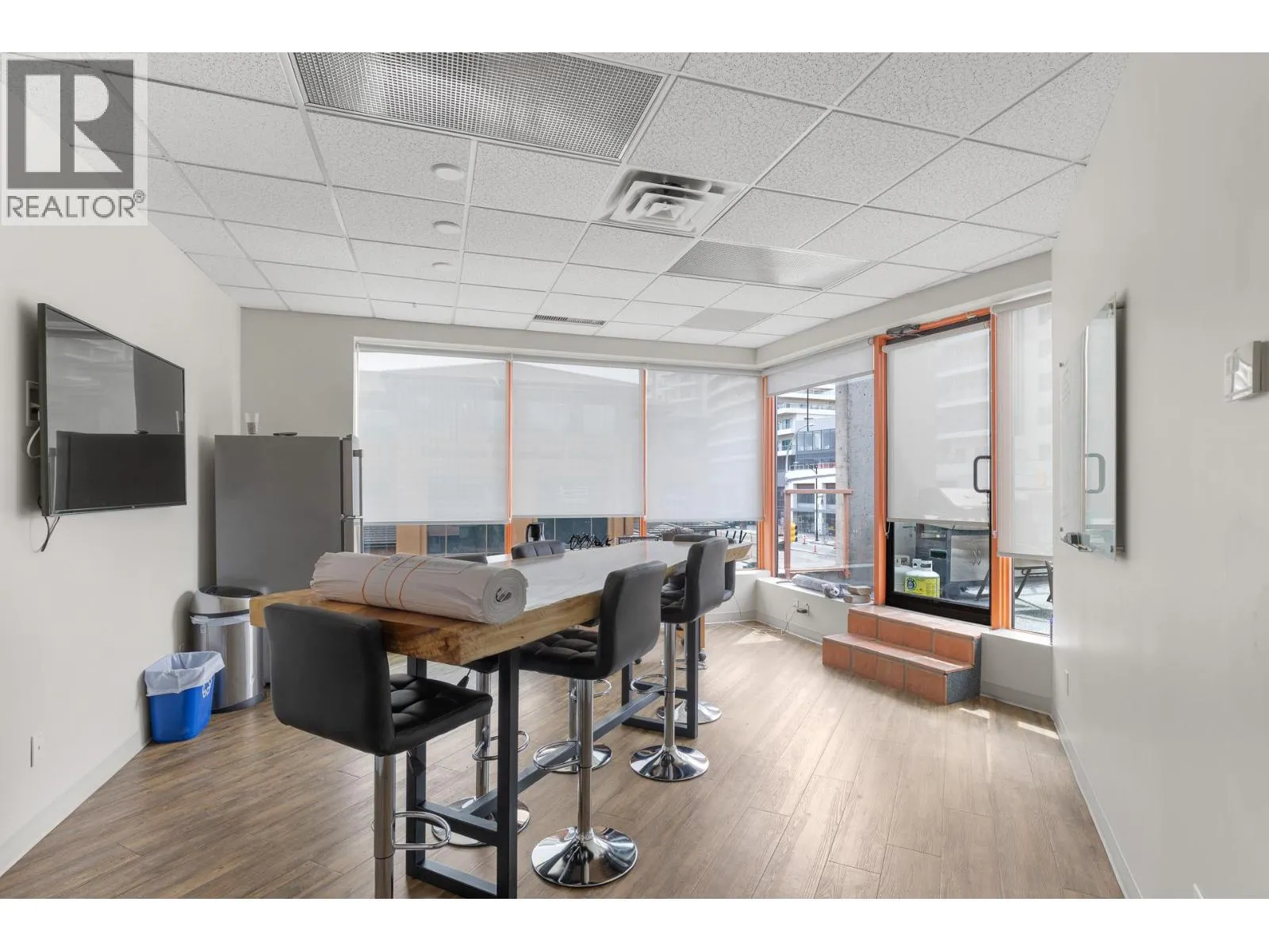 3275 Lakeshore Road Unit# 202