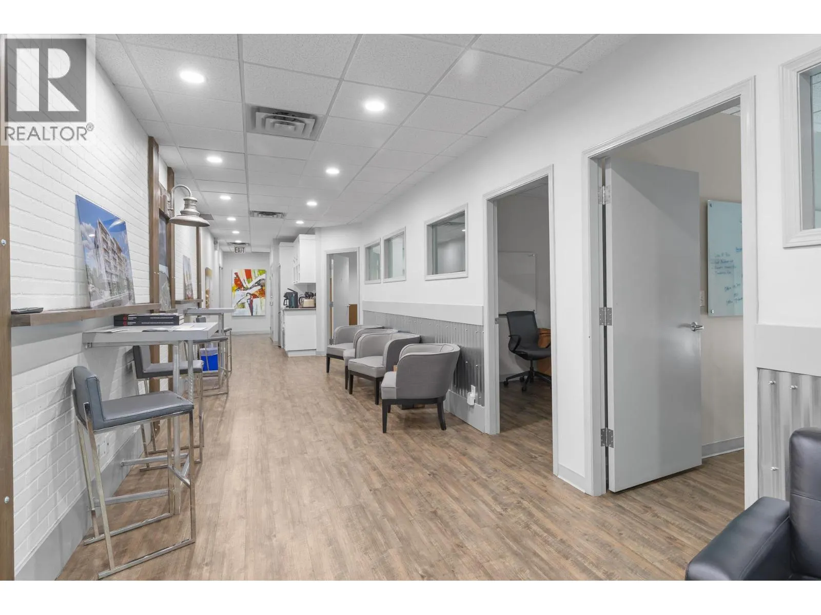 3275 Lakeshore Road Unit# 202