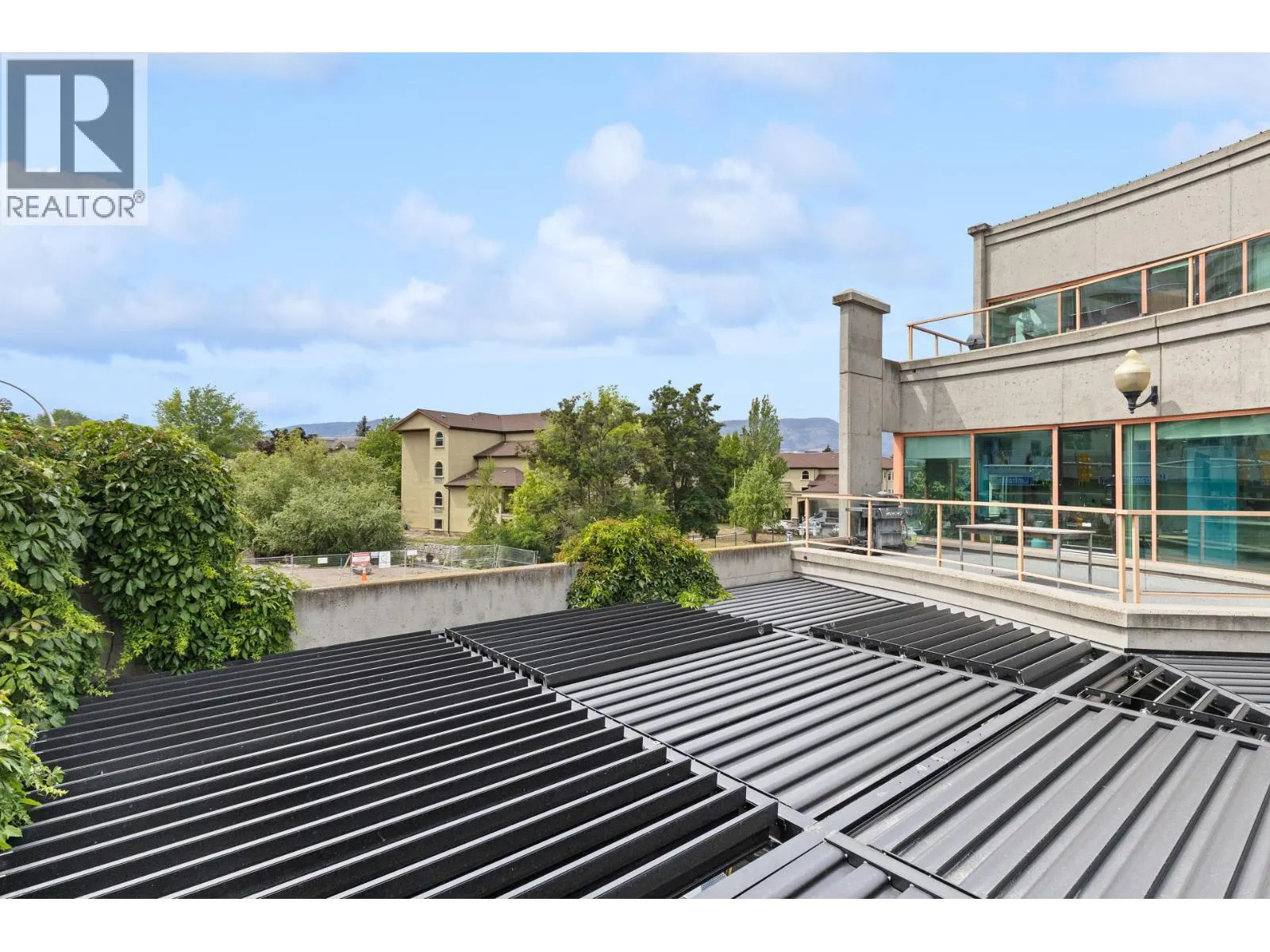3275 Lakeshore Road Unit# 202