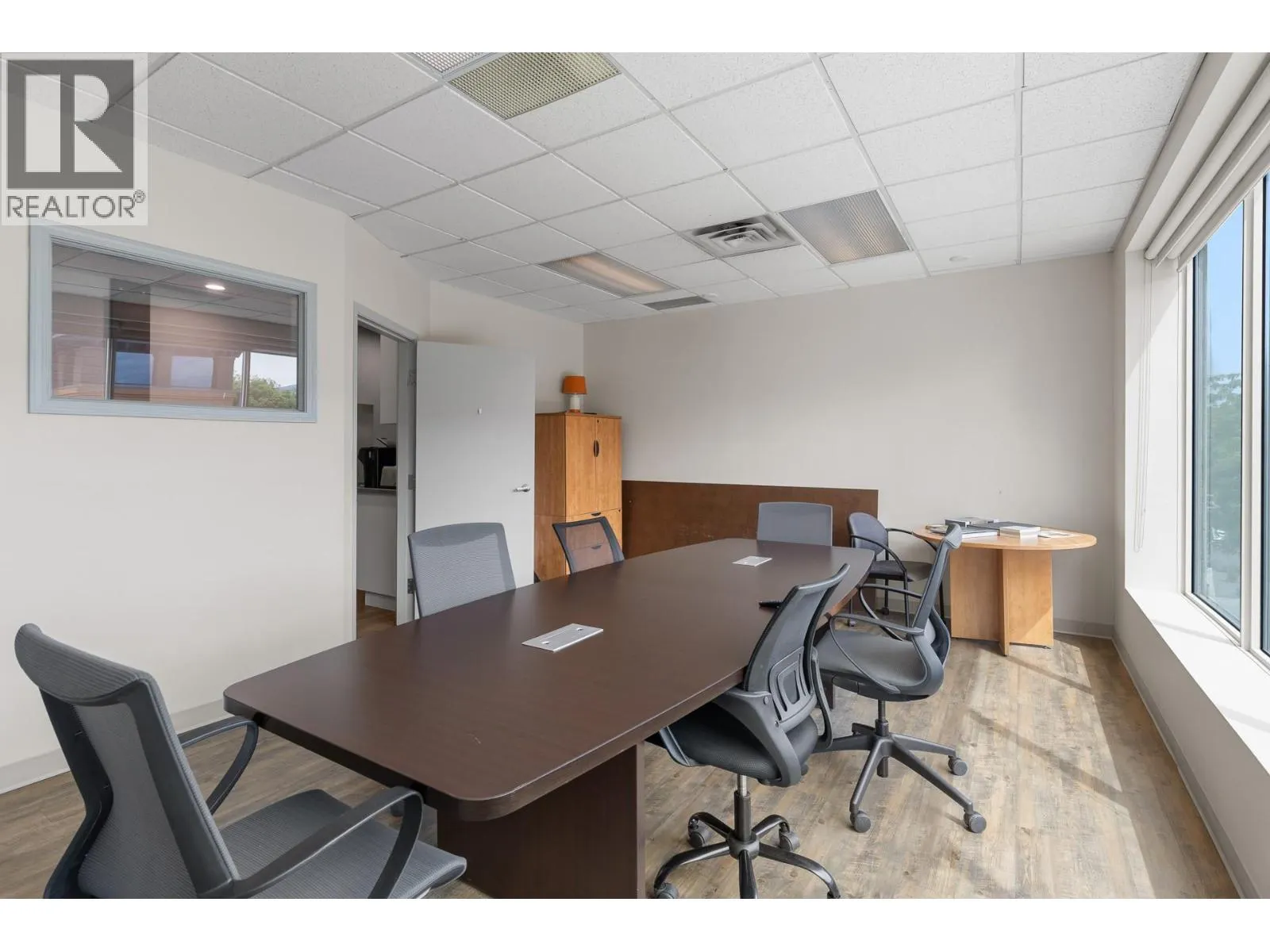 3275 Lakeshore Road Unit# 202