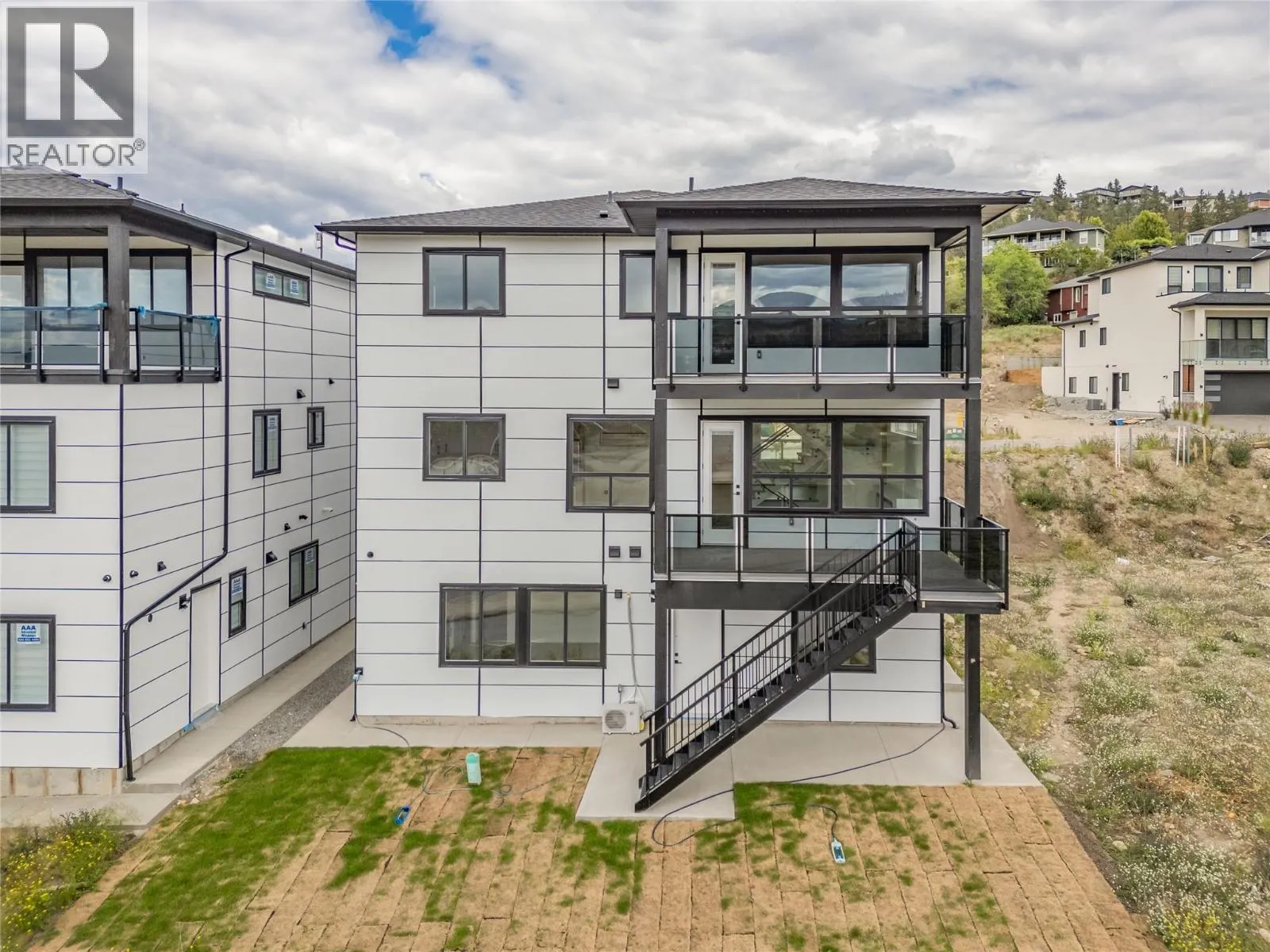 1152 Hume Avenue