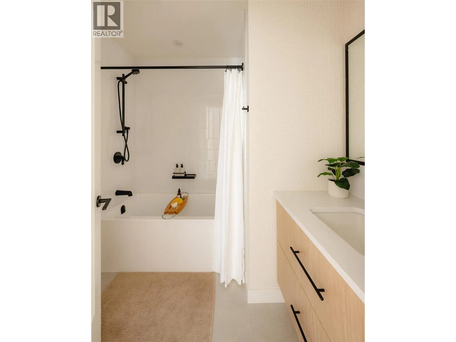 1308 CEDAR Street Unit# 4