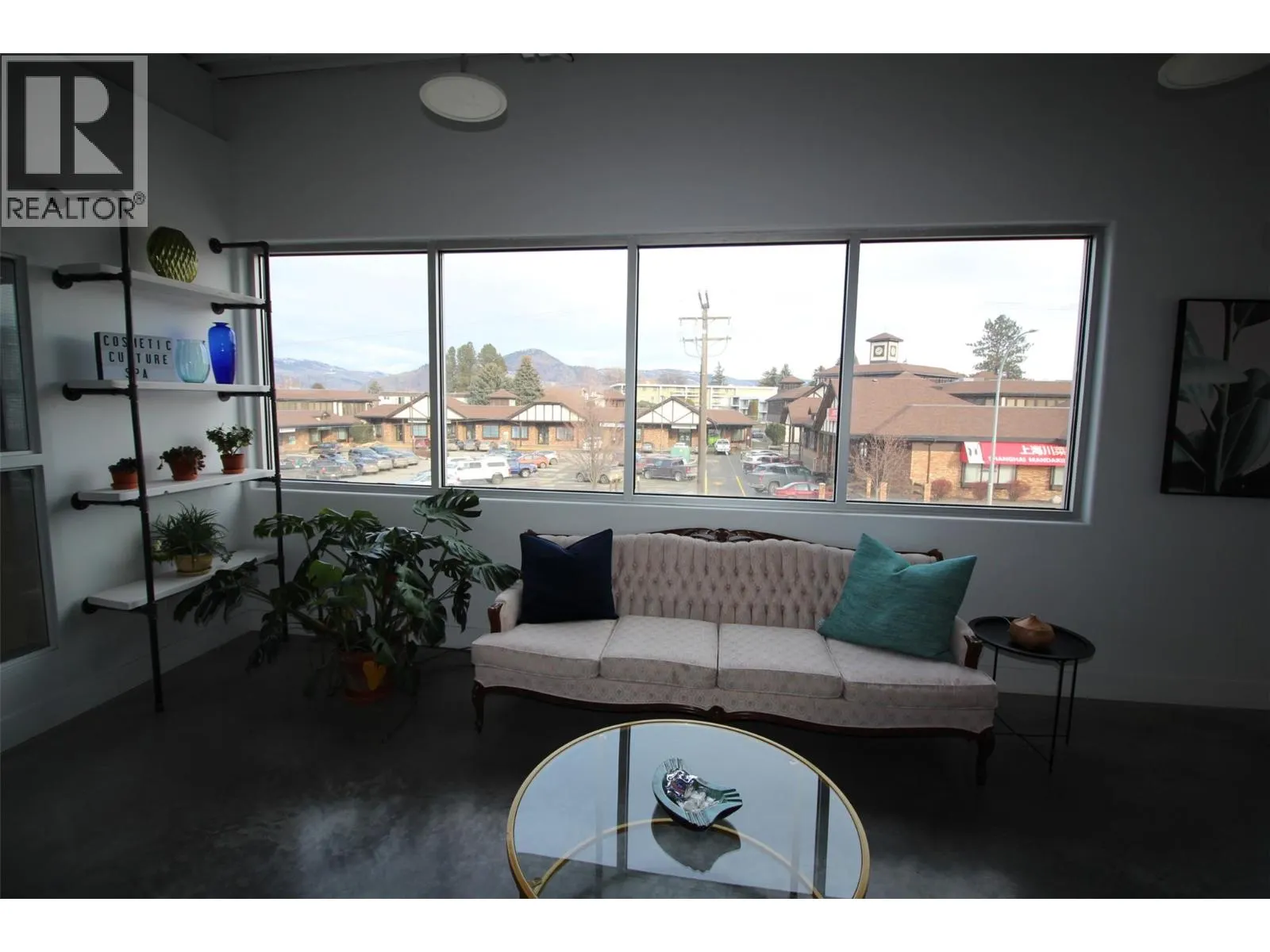 1300 SUMMIT Drive