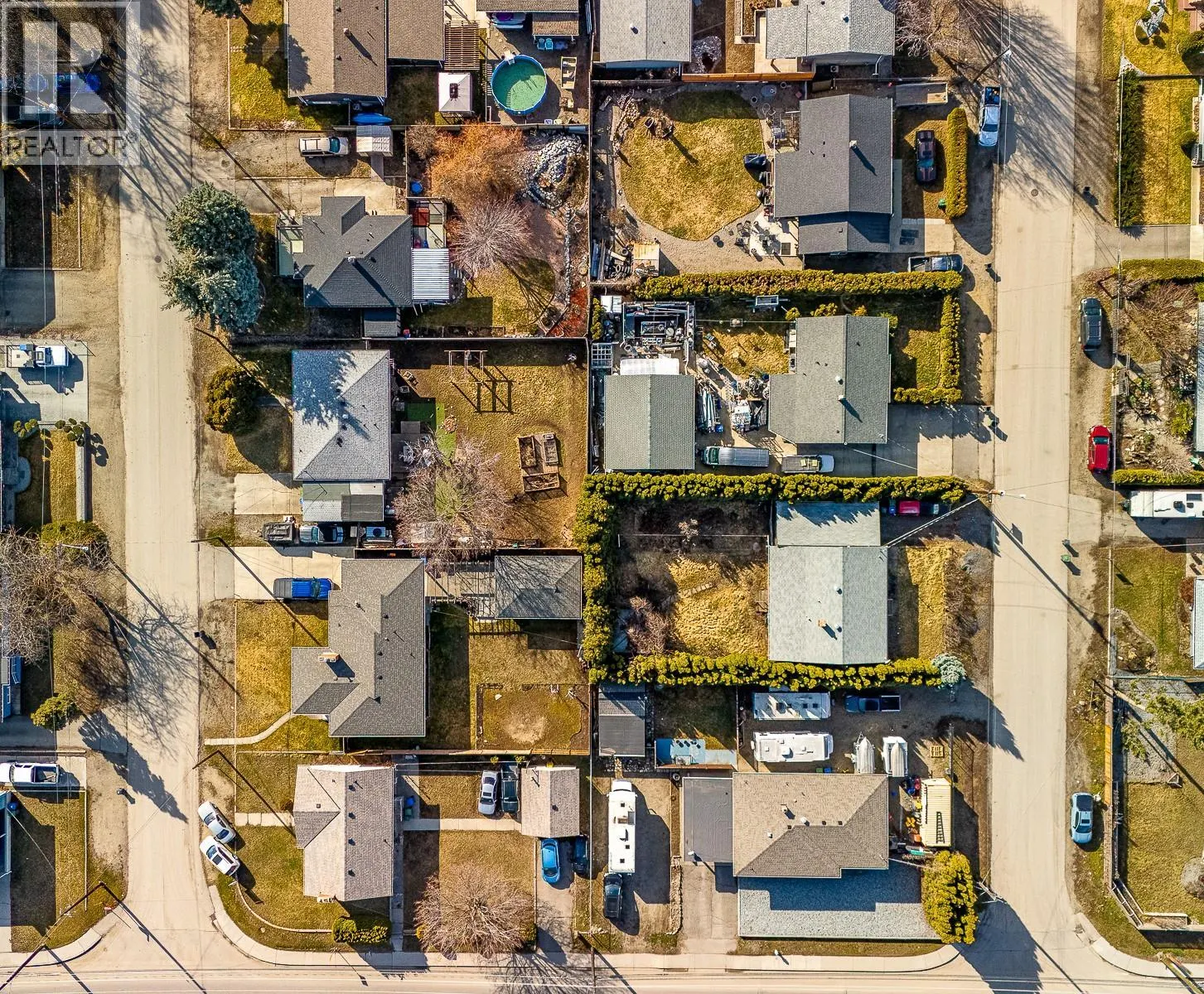 255 Leathead Road