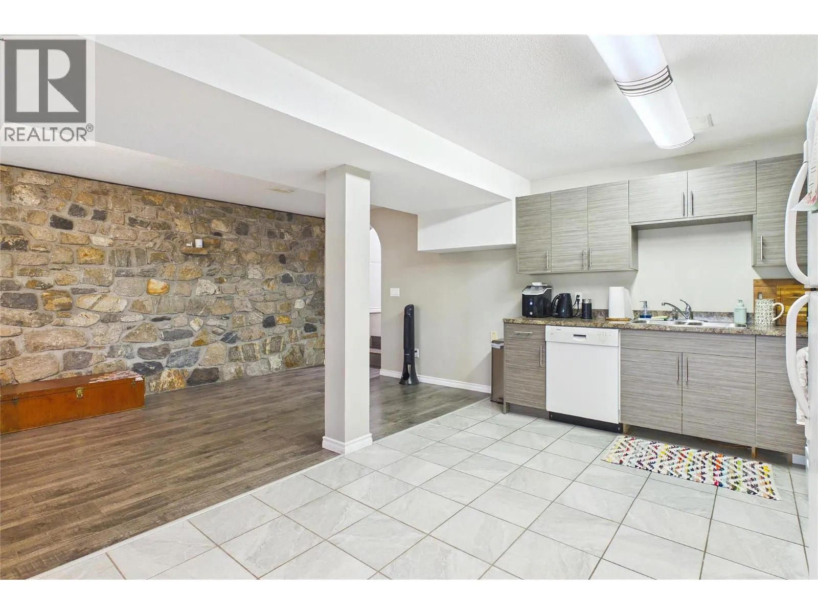 10371 Okanagan Centre Road E