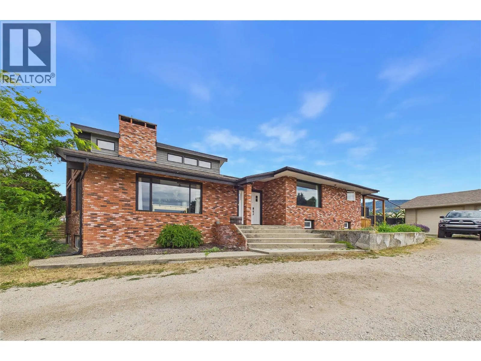 10371 Okanagan Centre Road E