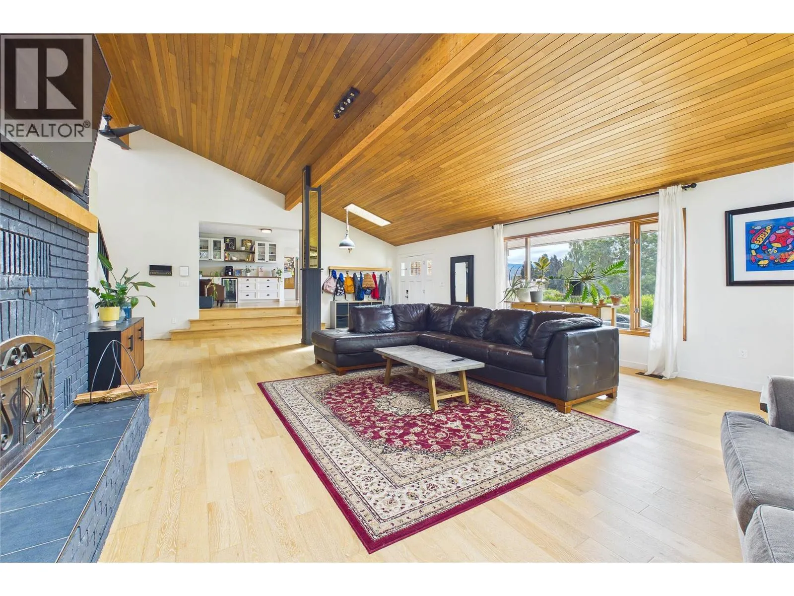 10371 Okanagan Centre Road E