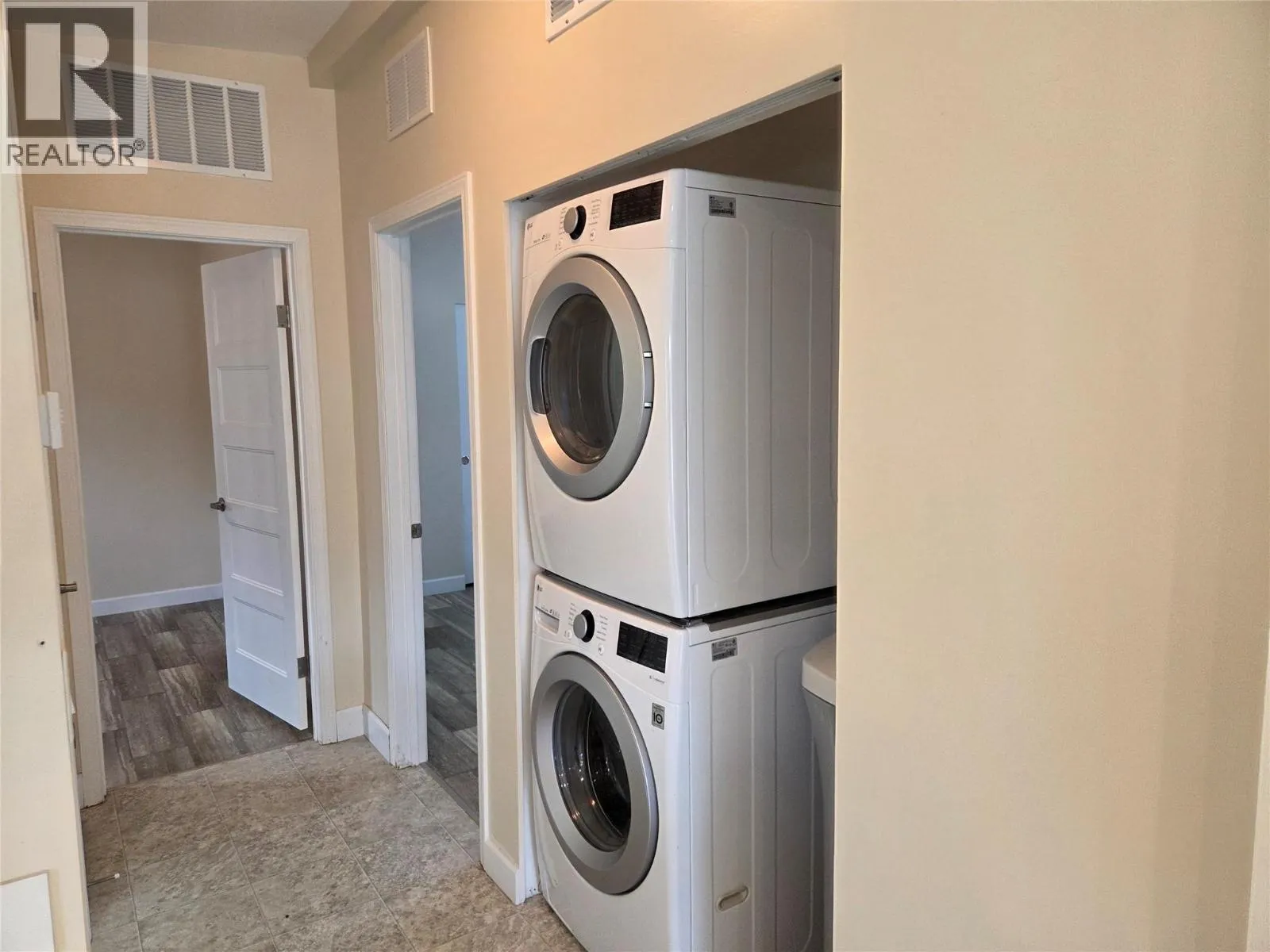 1118 Middle Bench Road Unit# 1