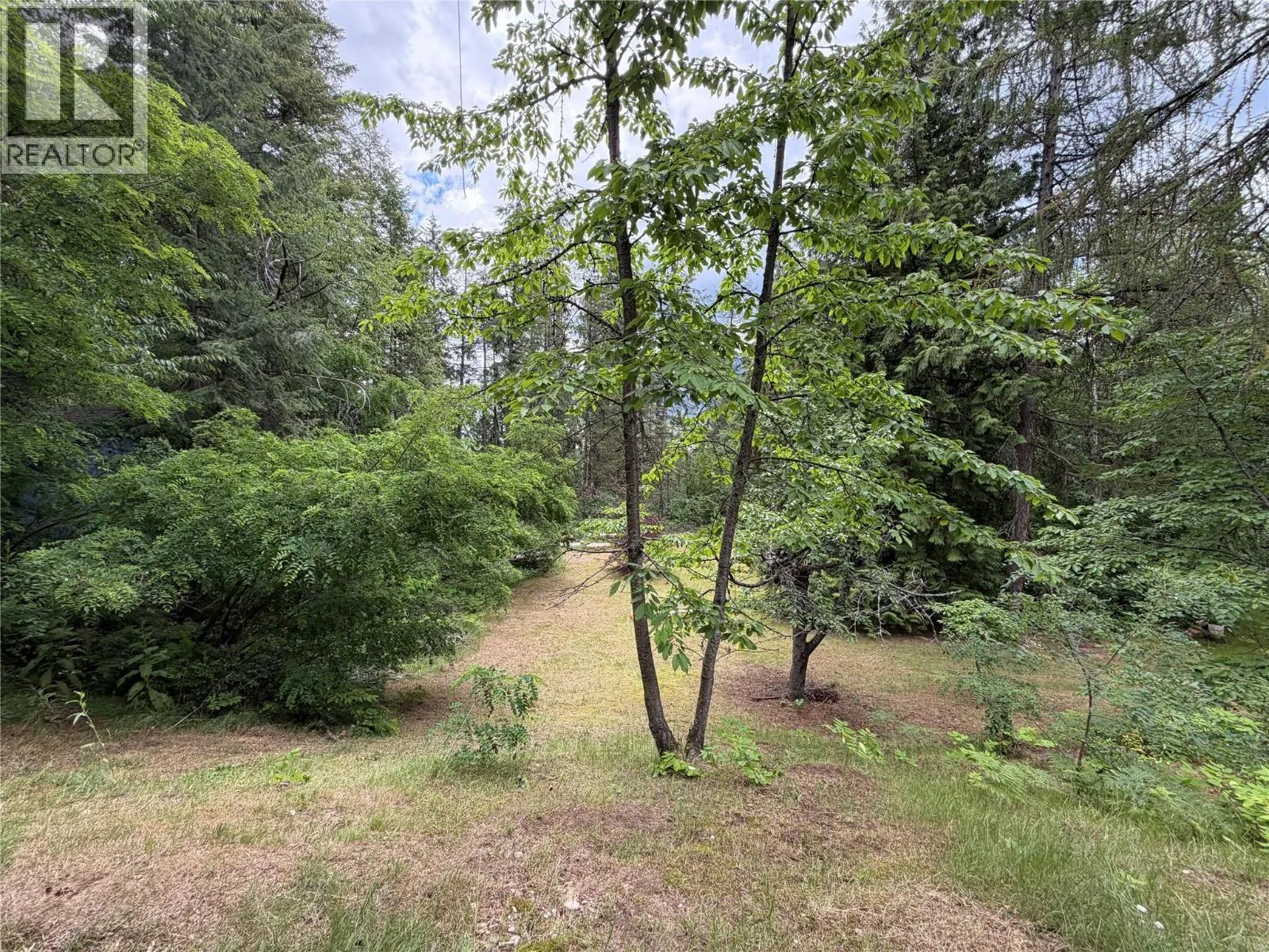 2186 Crestview Crescent