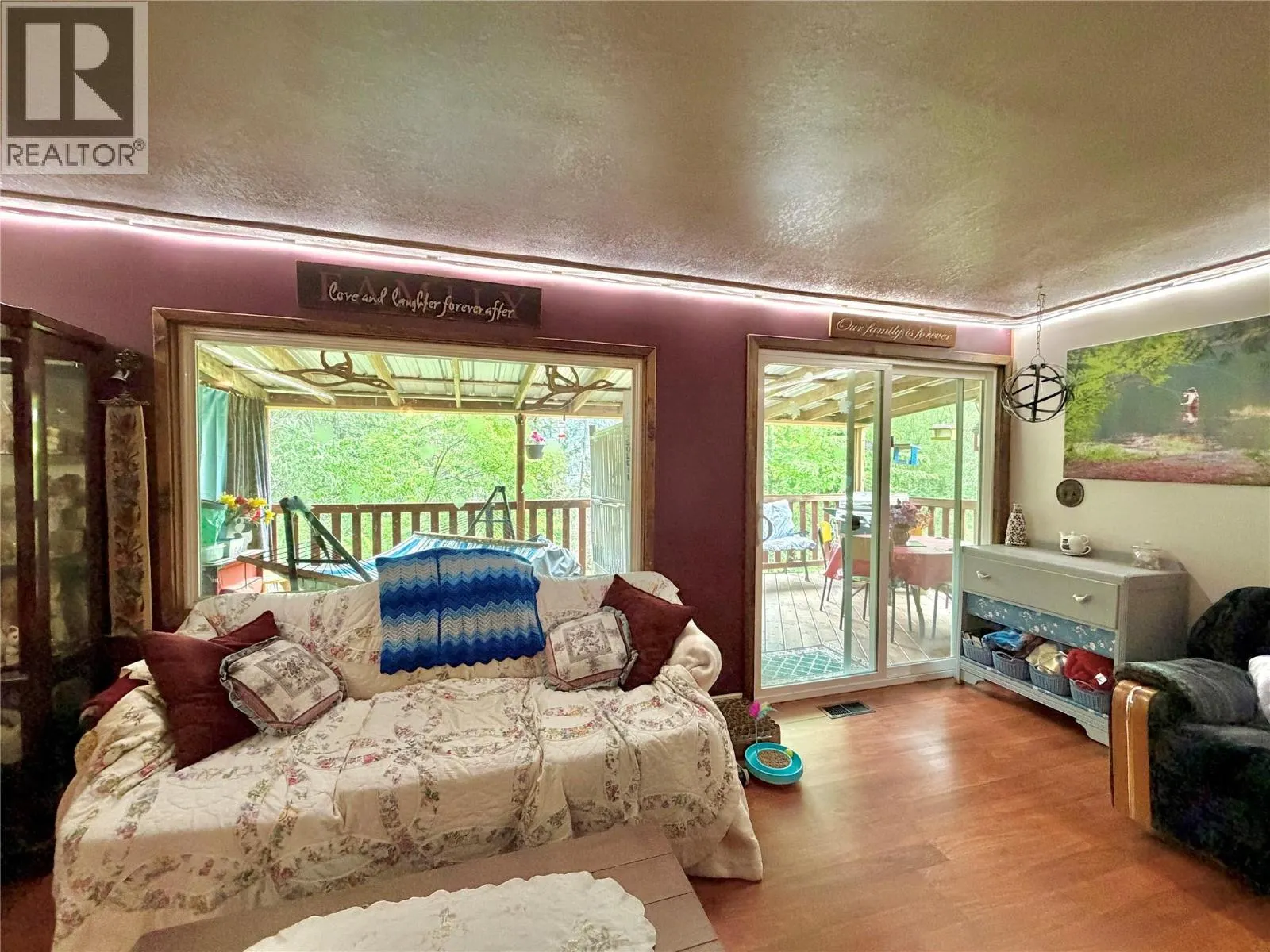 2186 Crestview Crescent