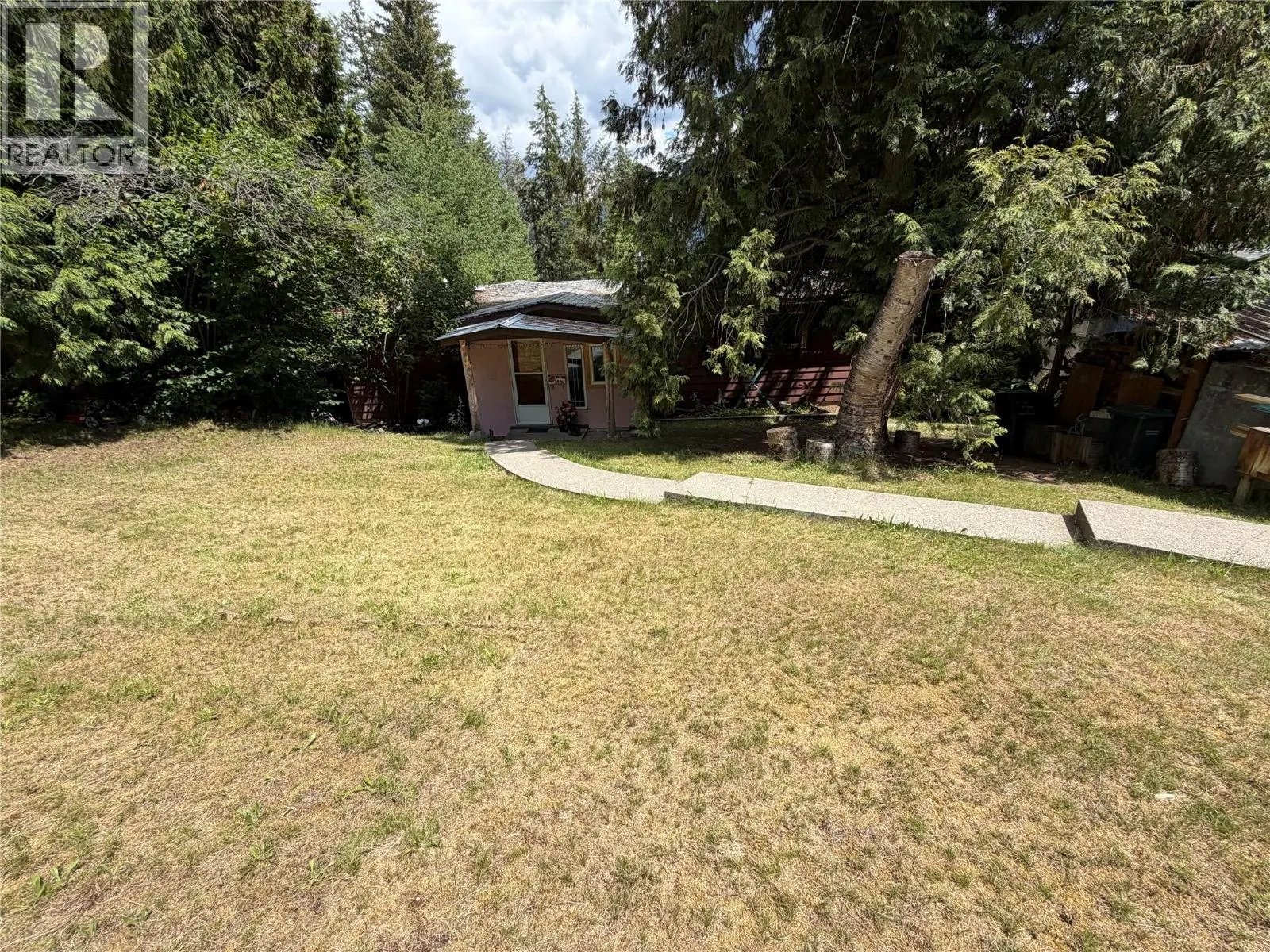 2186 Crestview Crescent