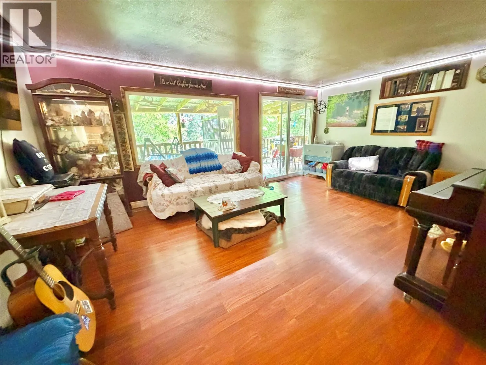 2186 Crestview Crescent