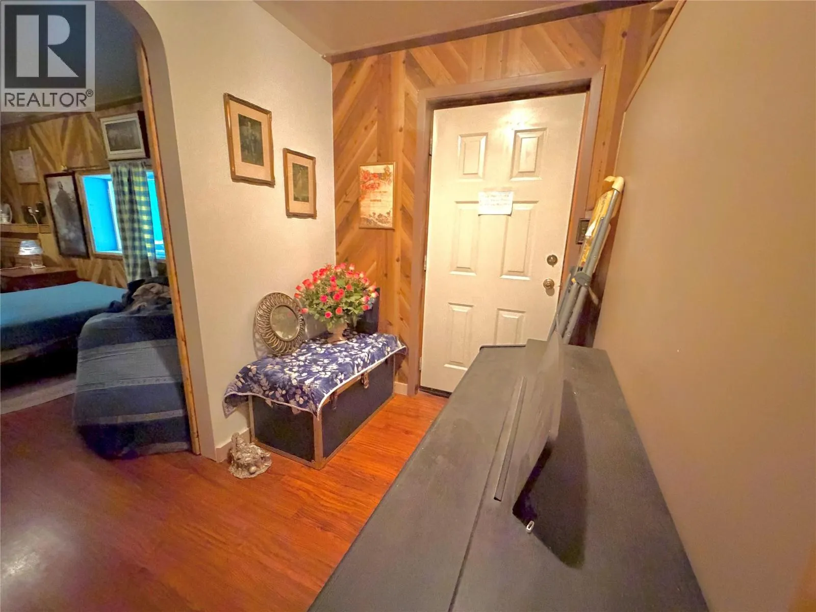 2186 Crestview Crescent