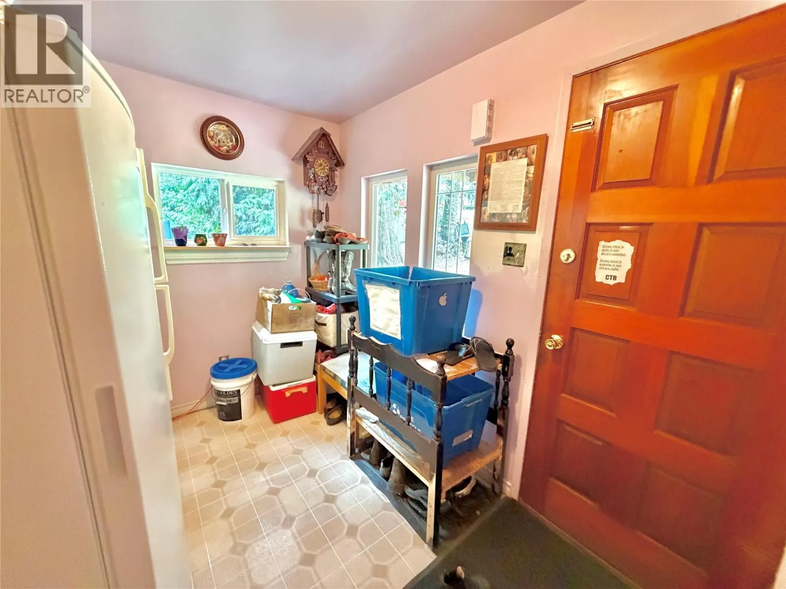 2186 Crestview Crescent