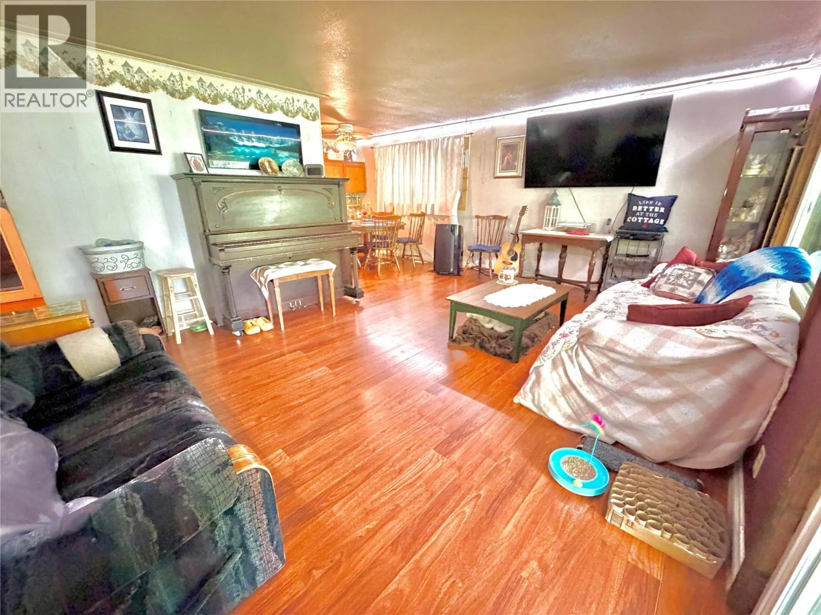 2186 Crestview Crescent