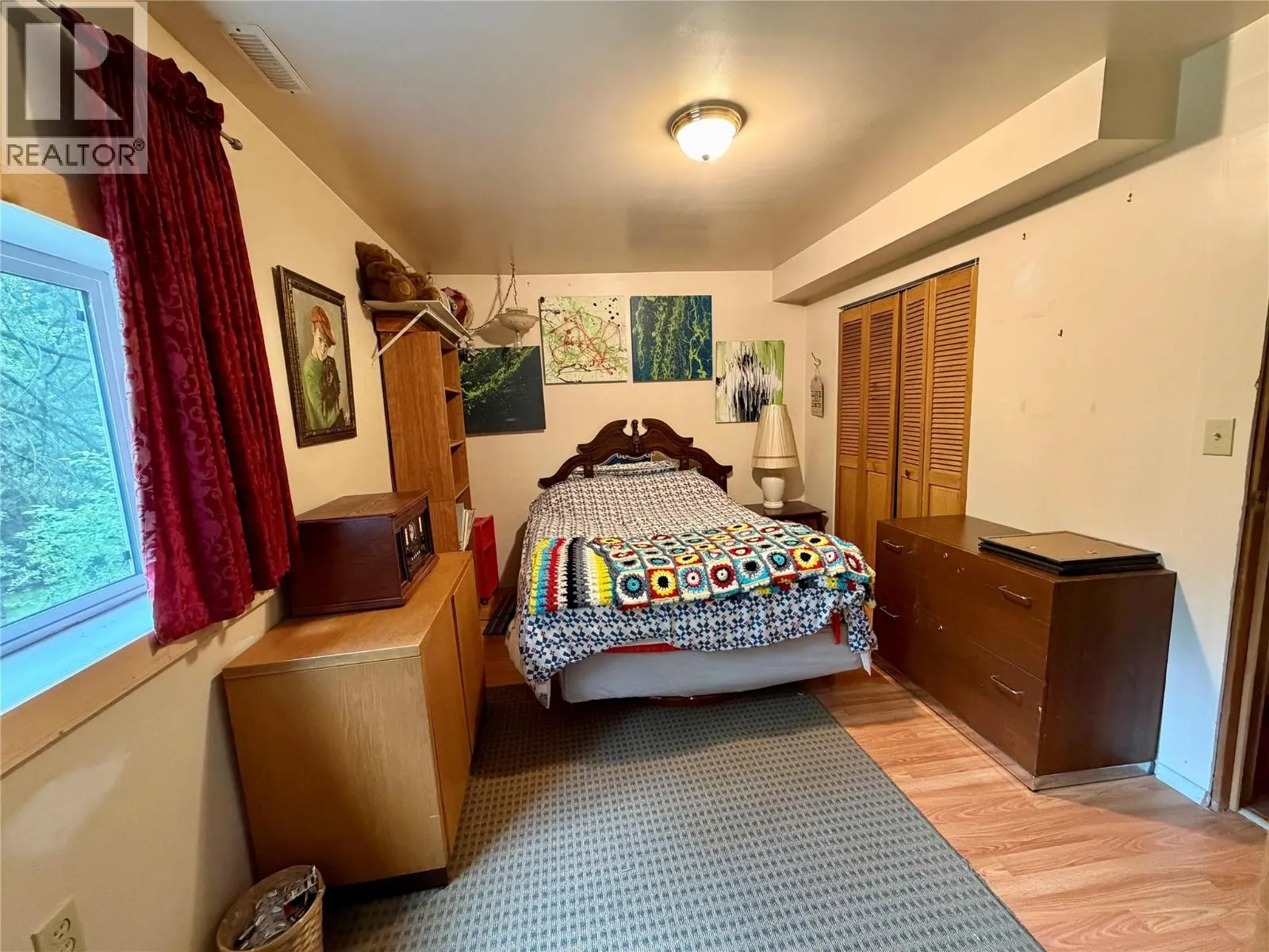 2186 Crestview Crescent