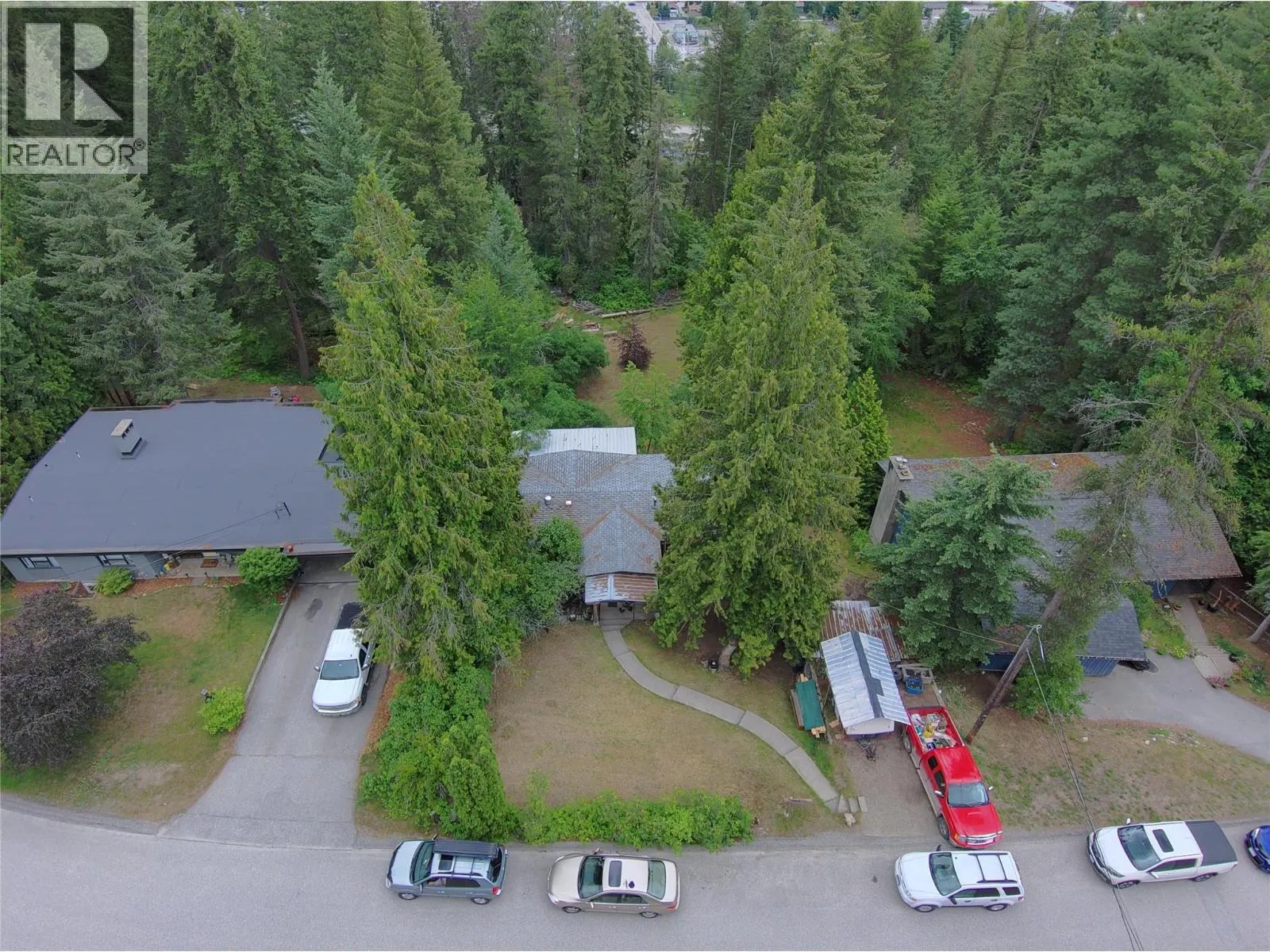 2186 Crestview Crescent