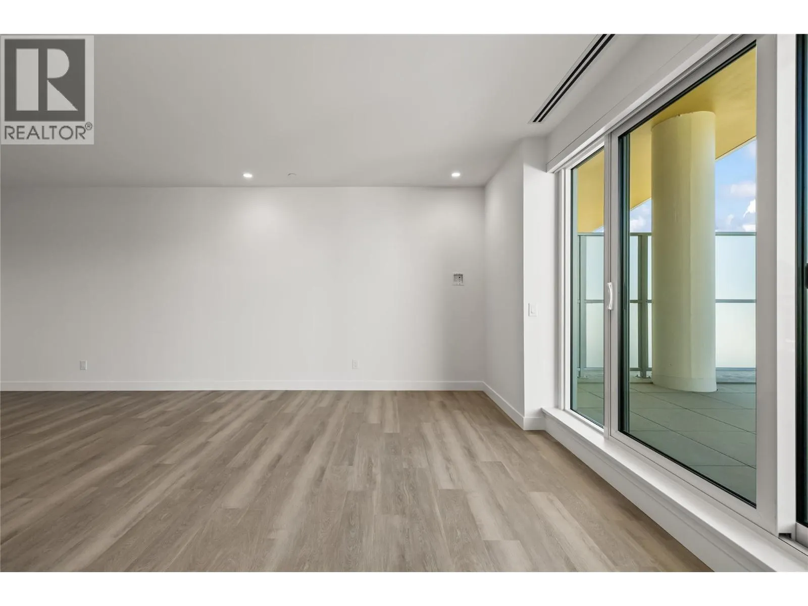 3340 Lakeshore Drive Unit# 306