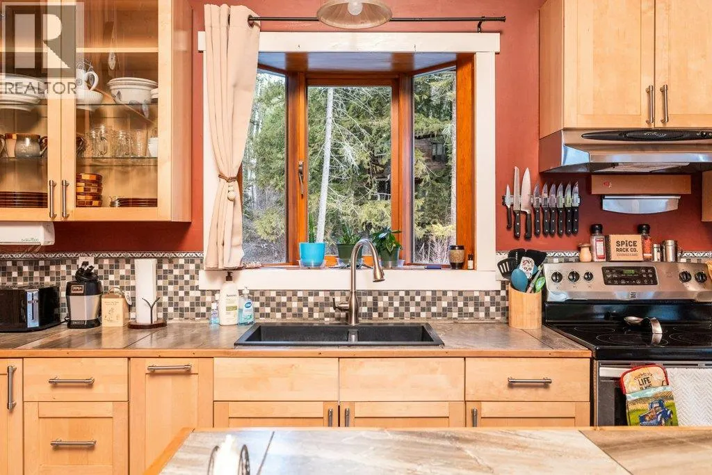 1665 Enderby Mabel Lake Road