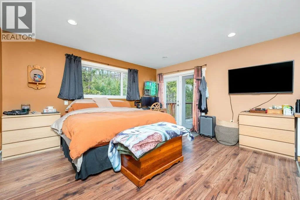 1665 Enderby Mabel Lake Road