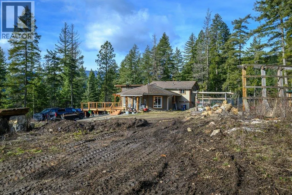 1665 Enderby Mabel Lake Road