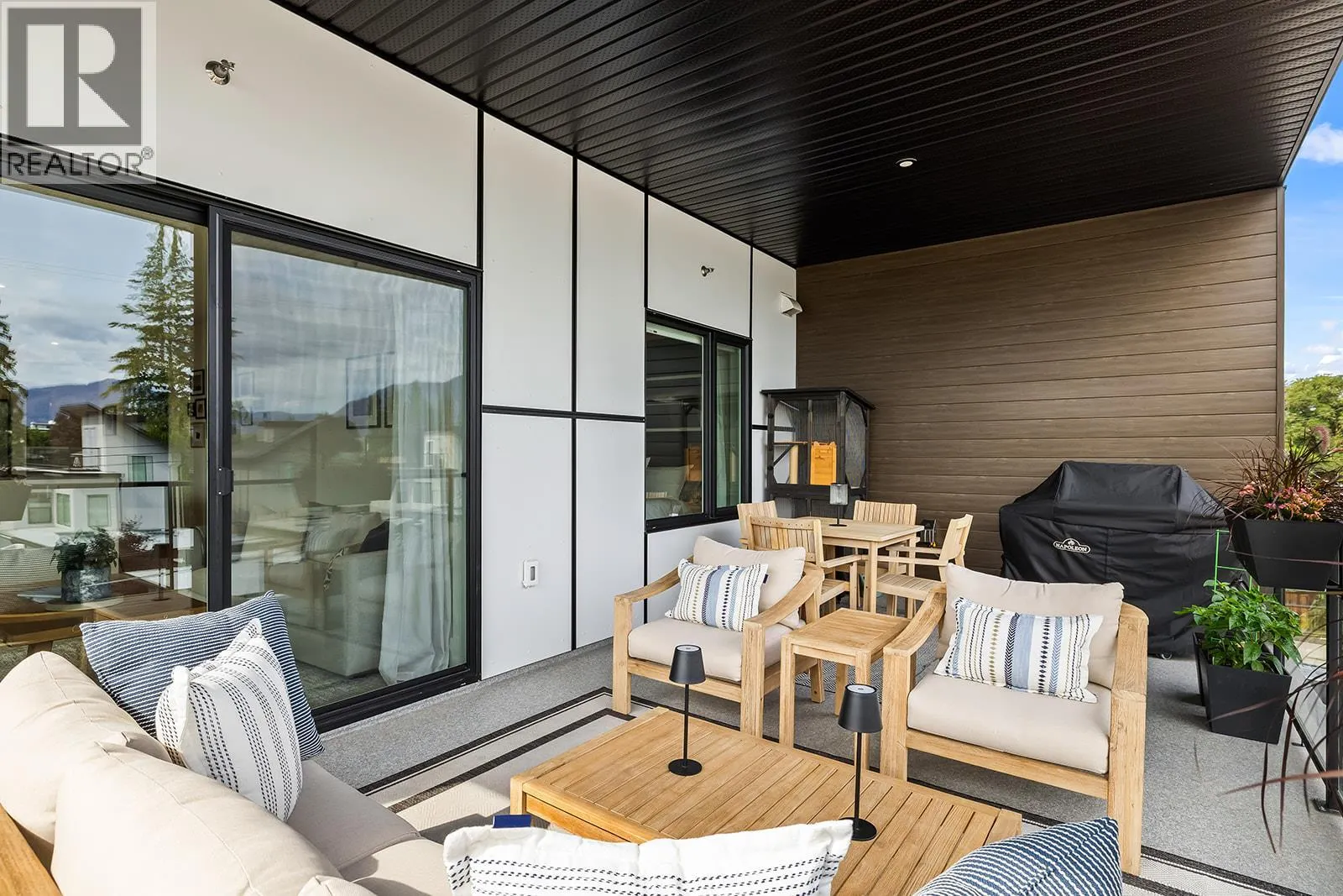 640 Wardlaw Avenue Unit# 303
