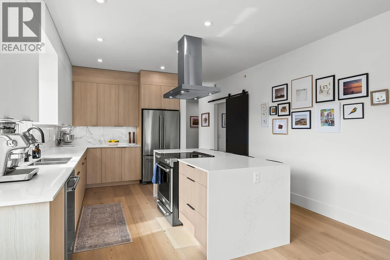 640 Wardlaw Avenue Unit# 303