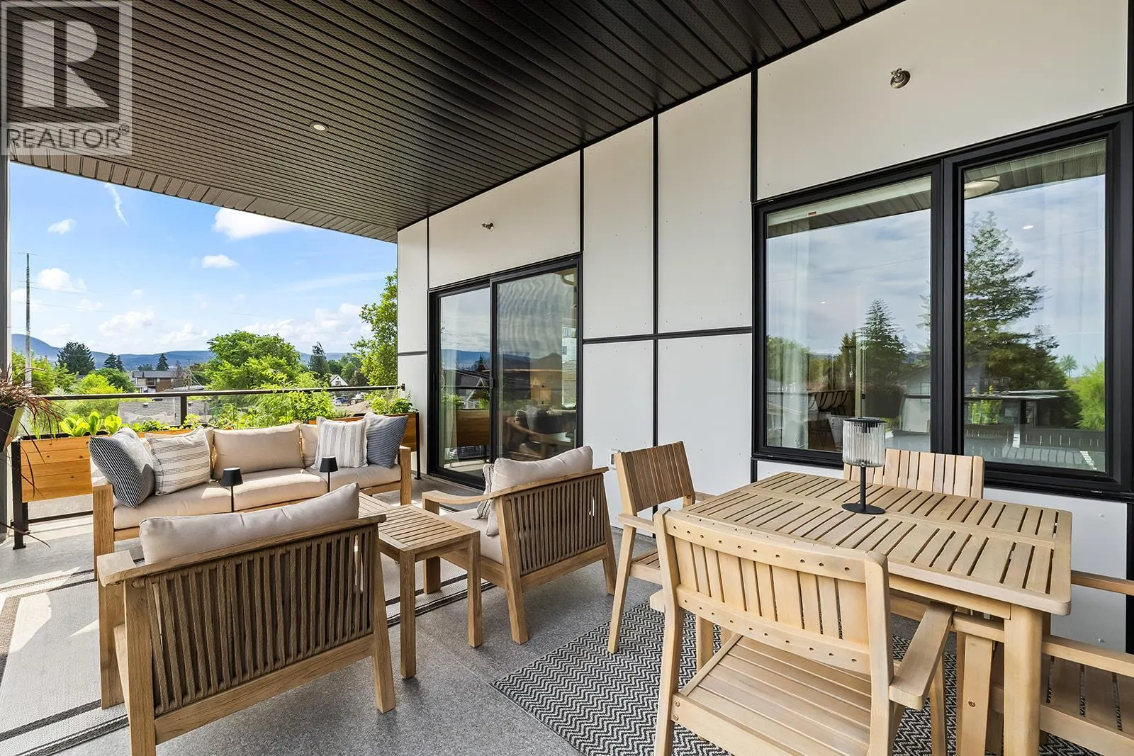 640 Wardlaw Avenue Unit# 303